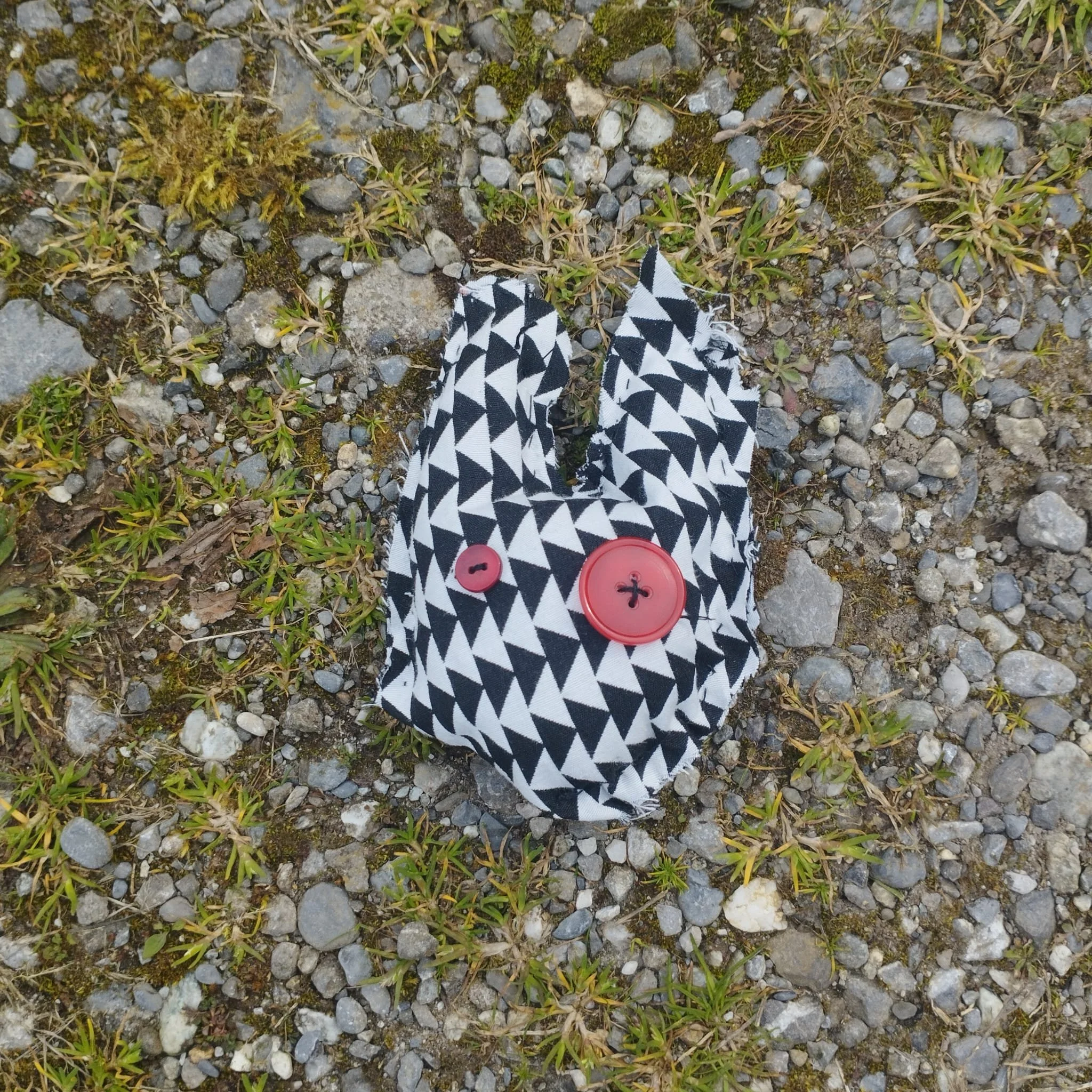 Trollstile noir blanc et rouge