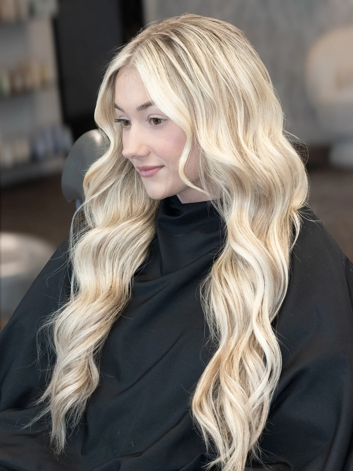 Turning your Pinterest board into reality 💗 

Swipe to see the progression throughout the appointment 

#wisconsinhairstylist #blondespecialist #minnesotahairstylist #blonde #hairstylist