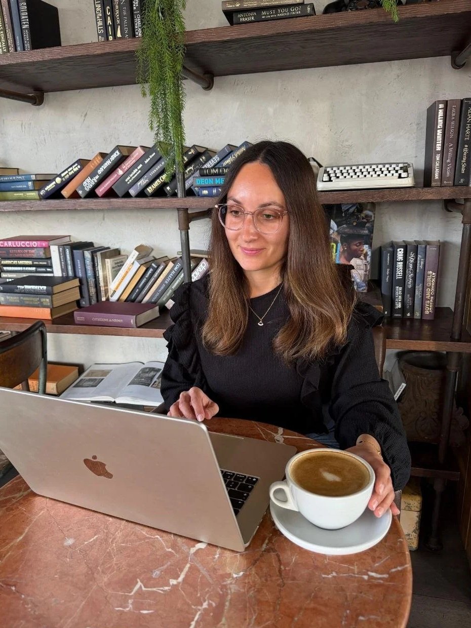 Portrait of Riccarda Chiappani, former EcoVadis Sustainability Analyst supporting food businesses with buyer readiness, Ecovadis and sustainability documentation.
