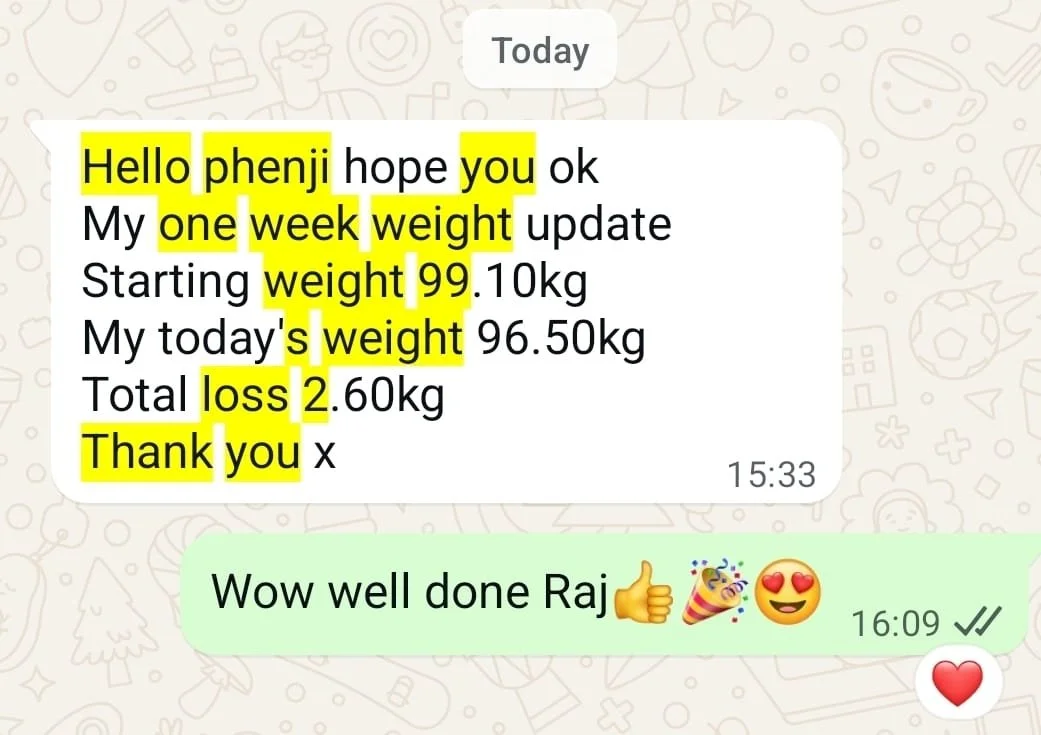 A WhatsApp chat showing a message about weight loss progress with highlighted text, and a reply message praising the achievement with emojis.