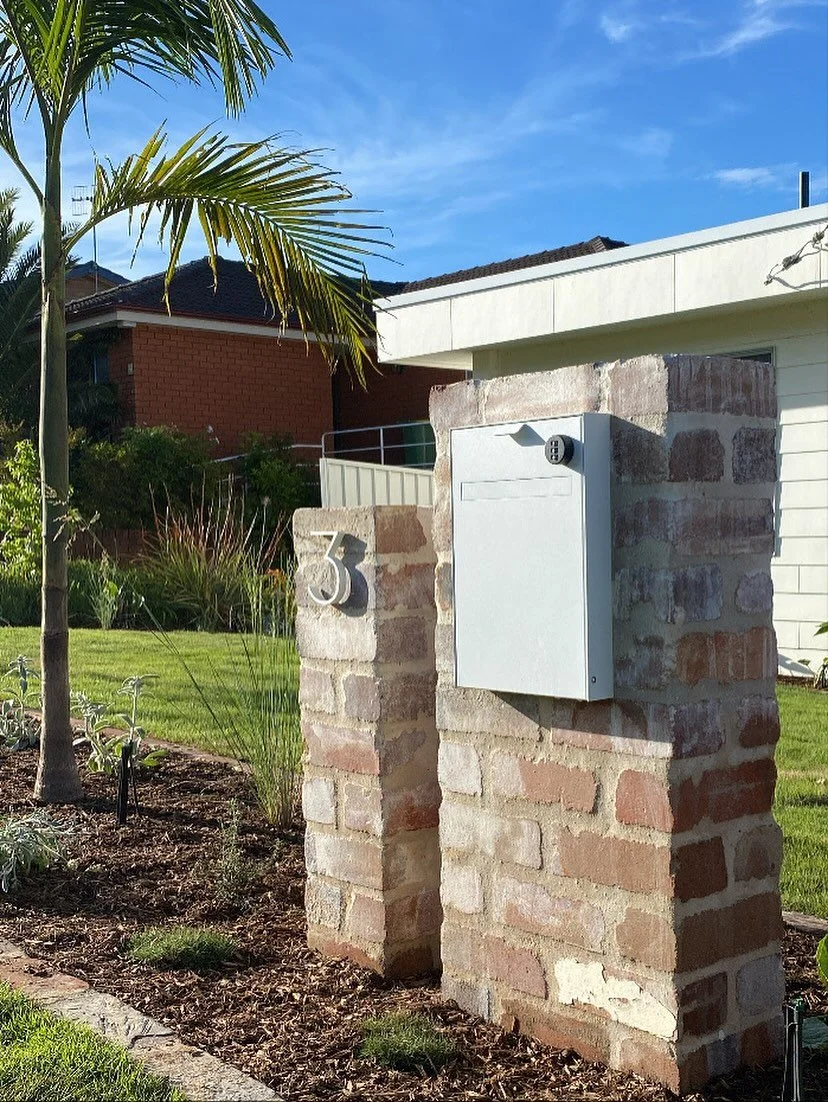 This is your PSA to ditch the traditional front fence. This tropical garden in Bateau Bay will grow into a natural boundary. 

Custom letterbox using recycled brick and @milkcanoutdoor box

Keeping things low maintenance with an irrigation system fro