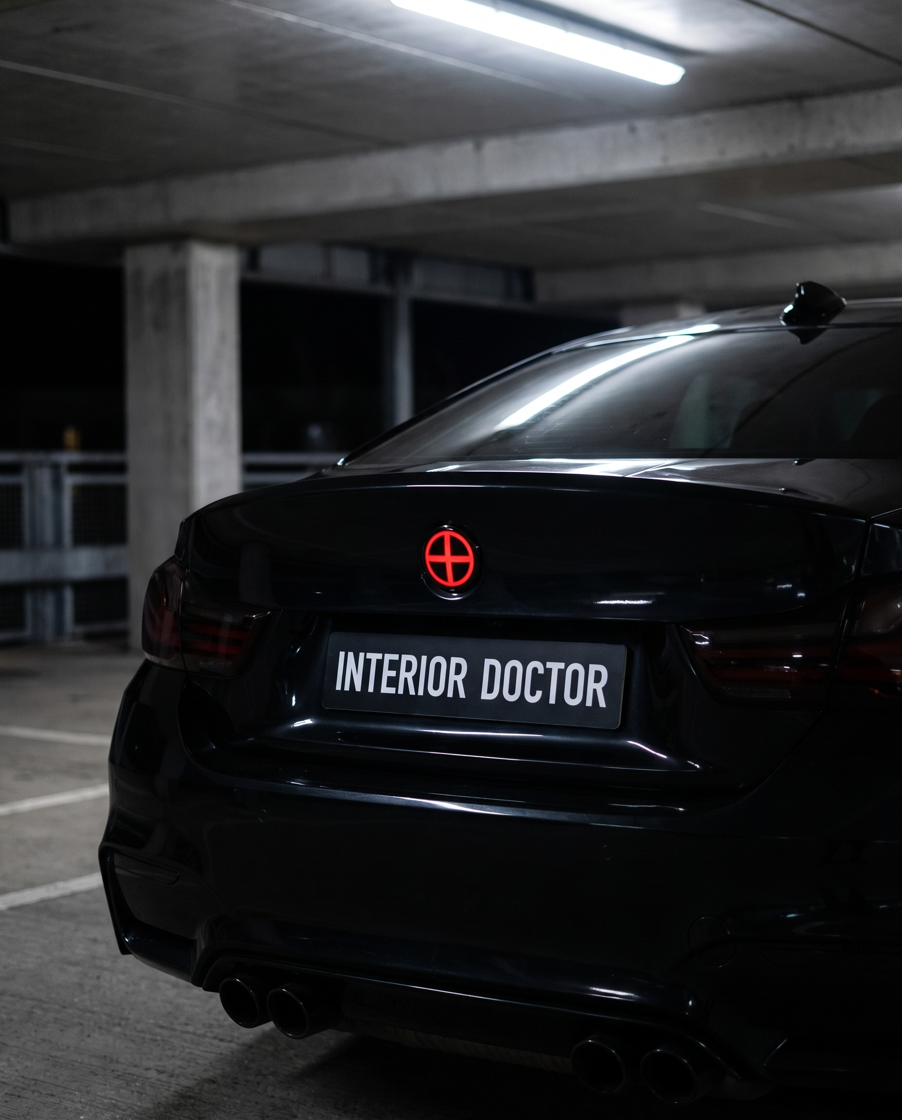 02-bmw-digital-emblem-close.png