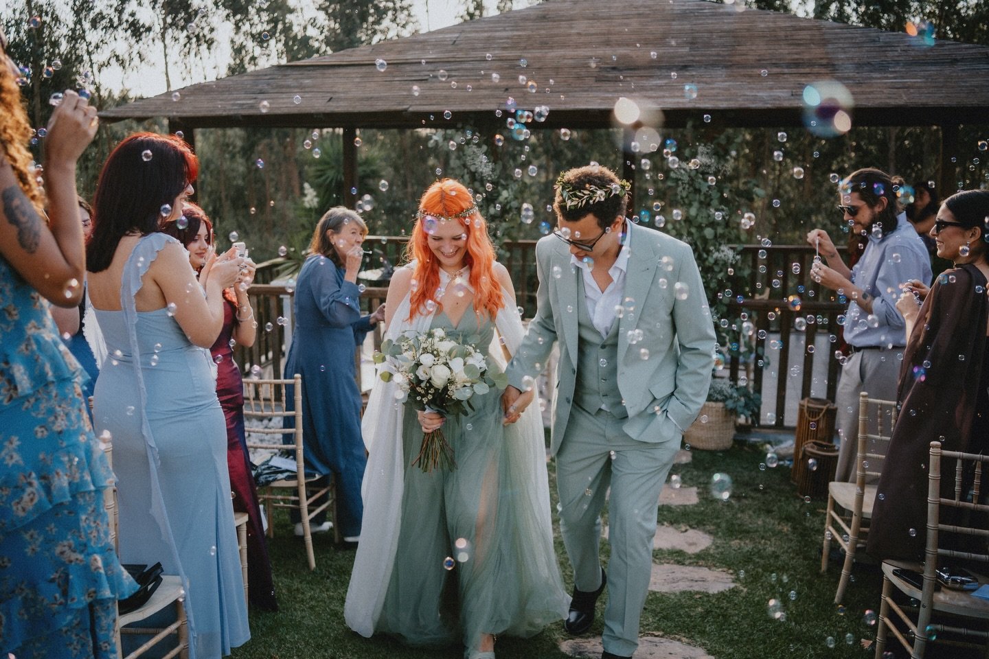 Not your traditional wedding &mdash; and that&rsquo;s exactly the point.

A sunlit forest ceremony in Portugal, soft green tones, bubbles floating through the air, and a love story that chose authenticity over expectations.

This is what an alternati