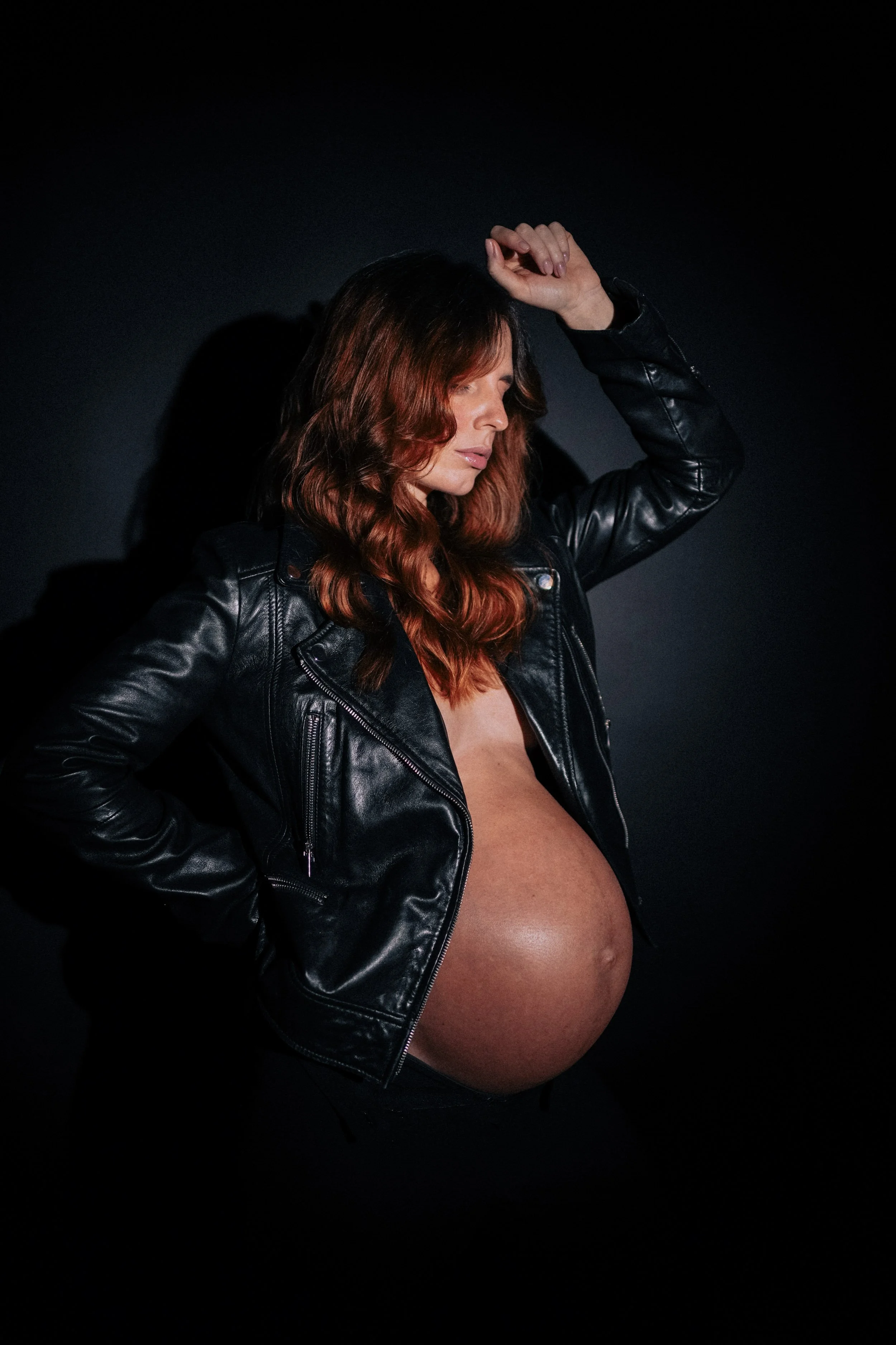 Pregnancy photoshoot done in studio in Lisbon