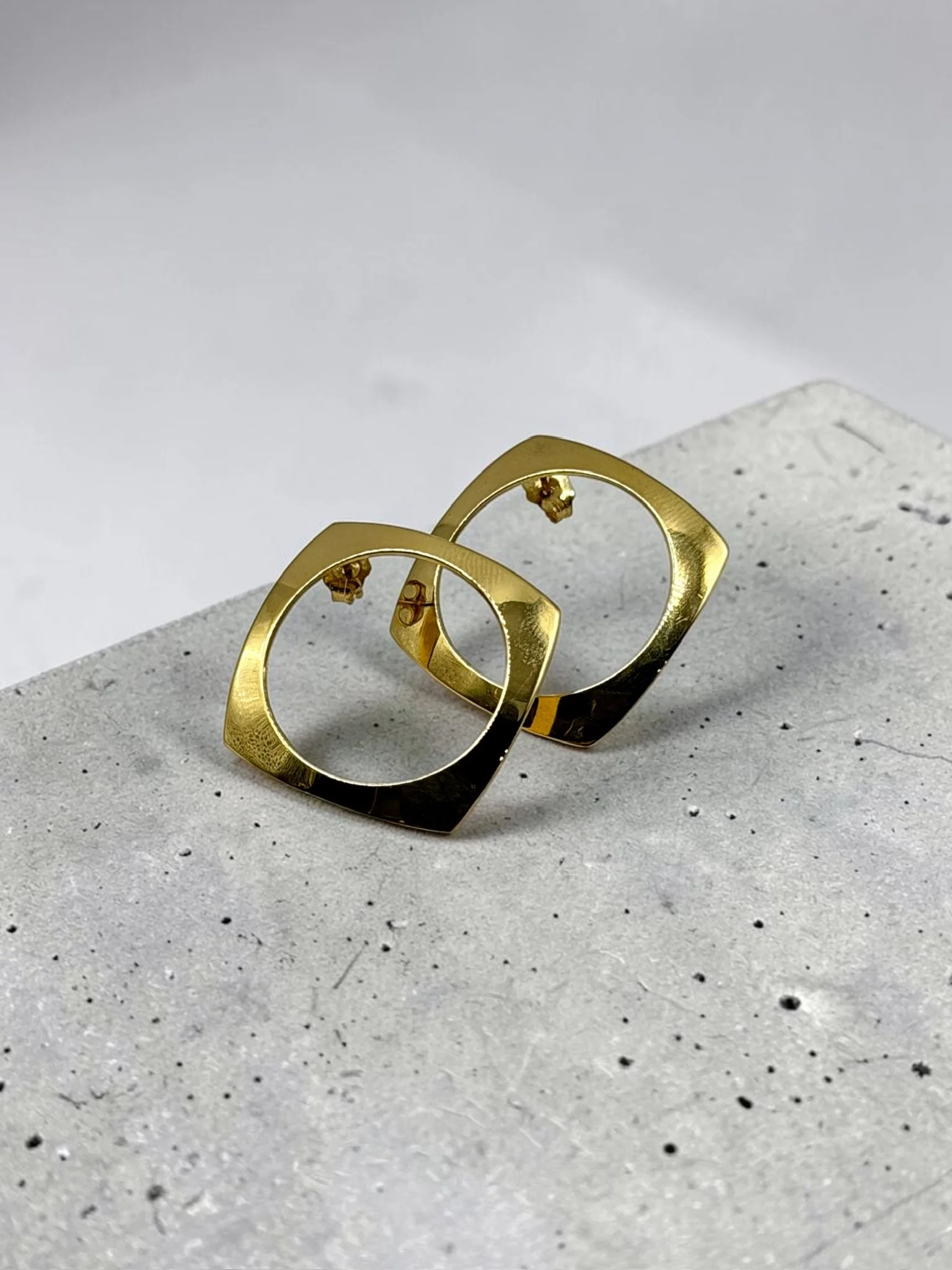 22K Yellow Gold Open Frame Stud Earrings