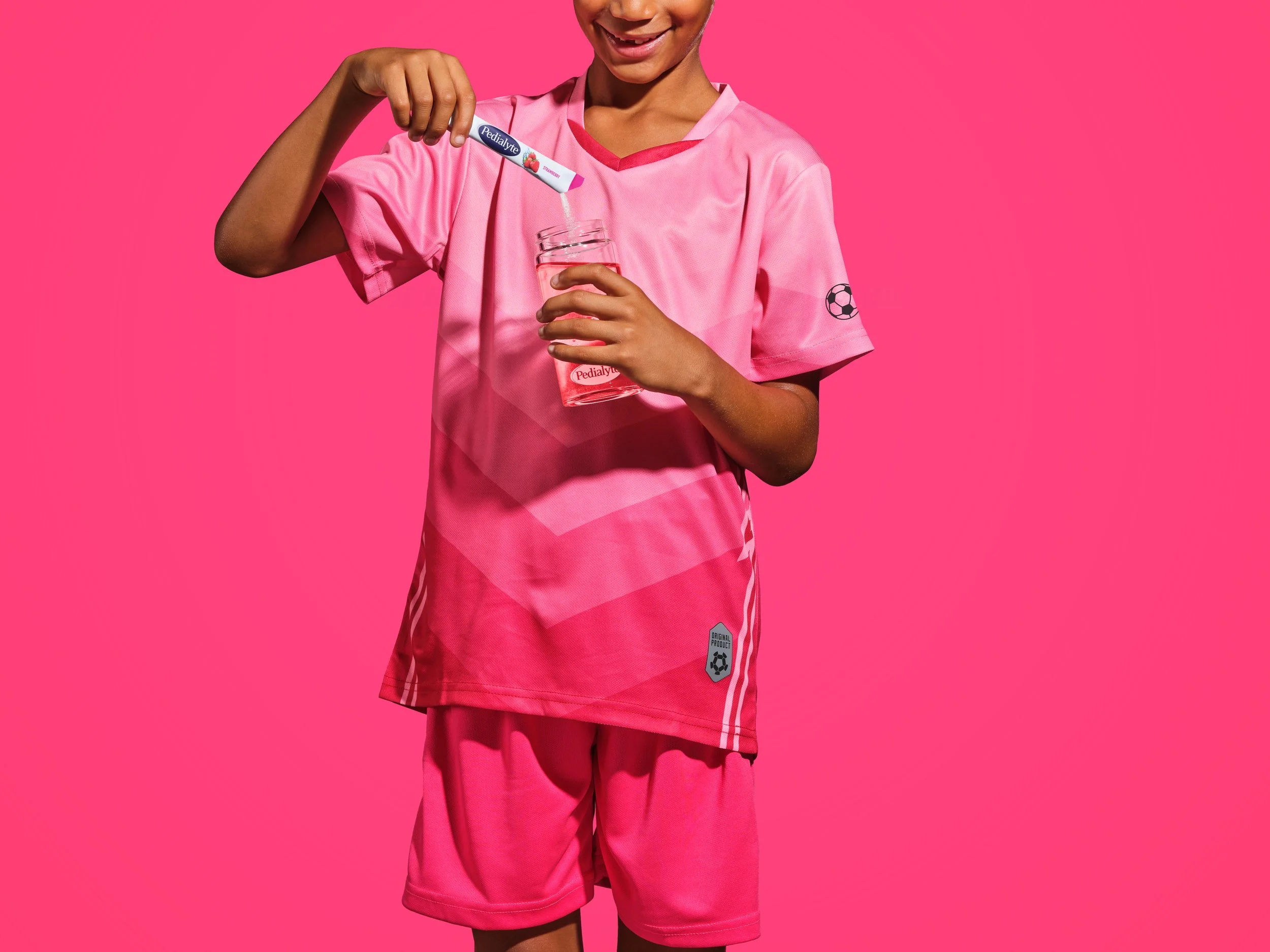 Kids-Sports-Nicholas-Base-Powder-Strawberry_097.jpg