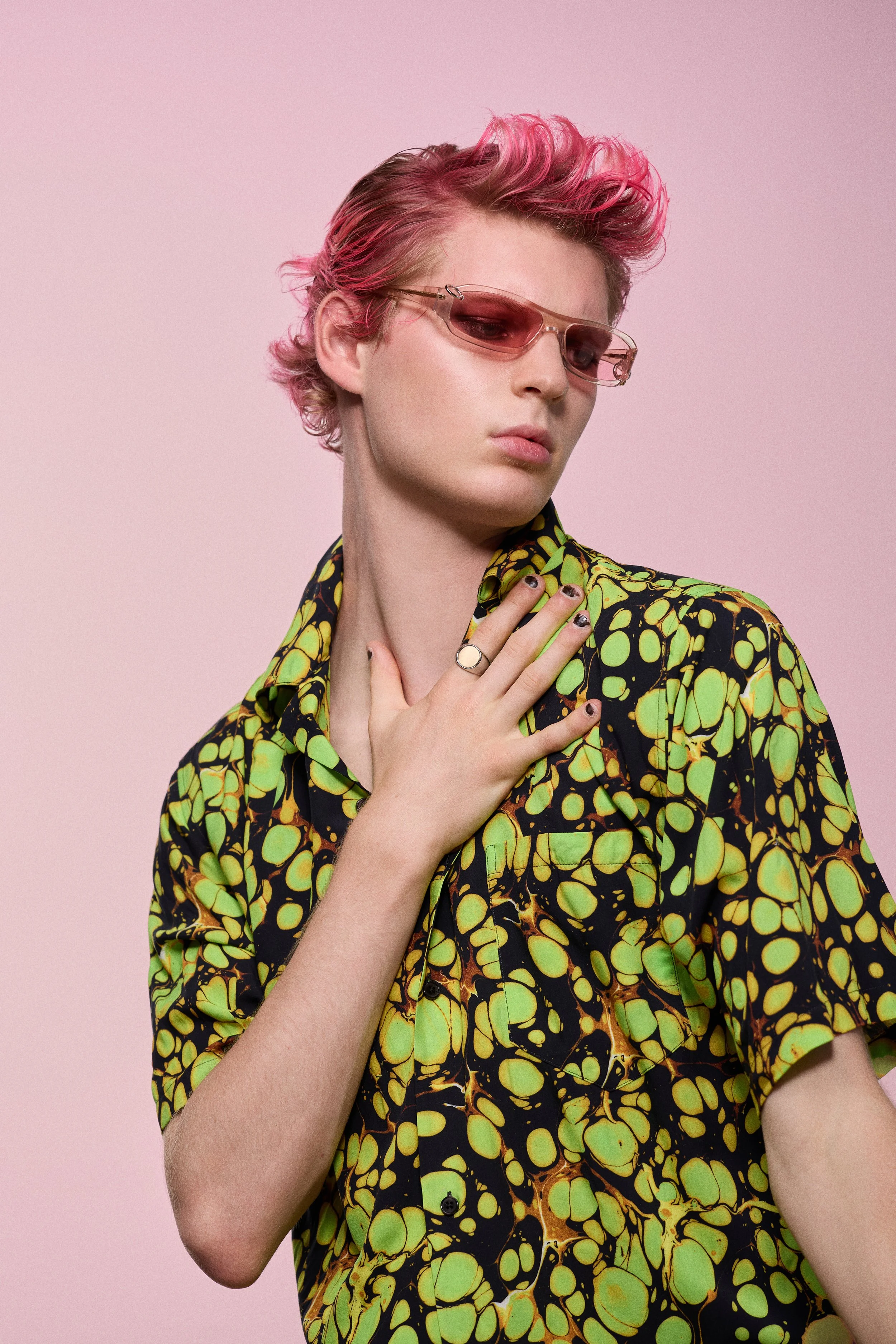 Holly_Parker_beauty_Shoot7825_pink 3.JPG