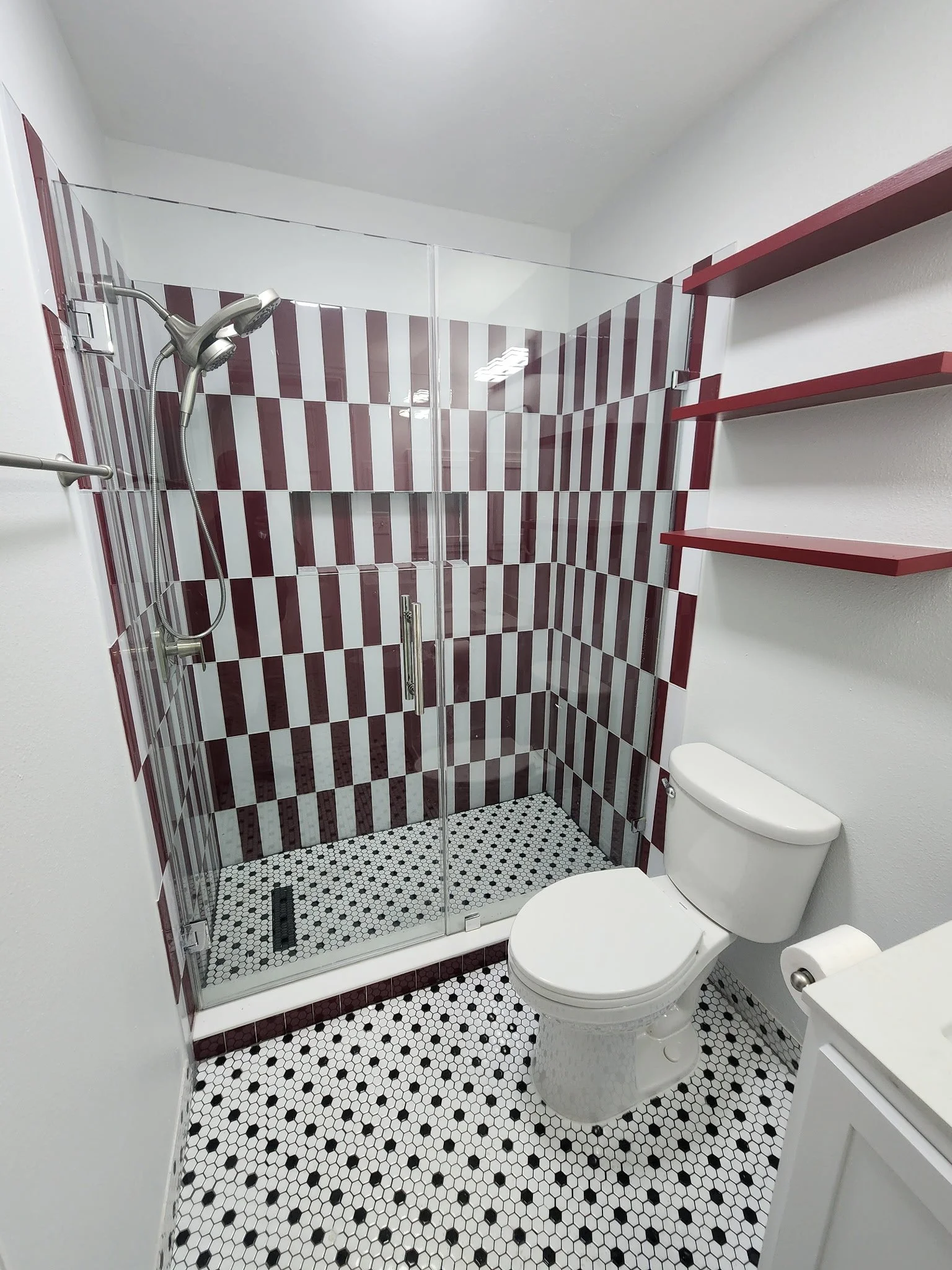 A geometric tile design gives this shower some flair!