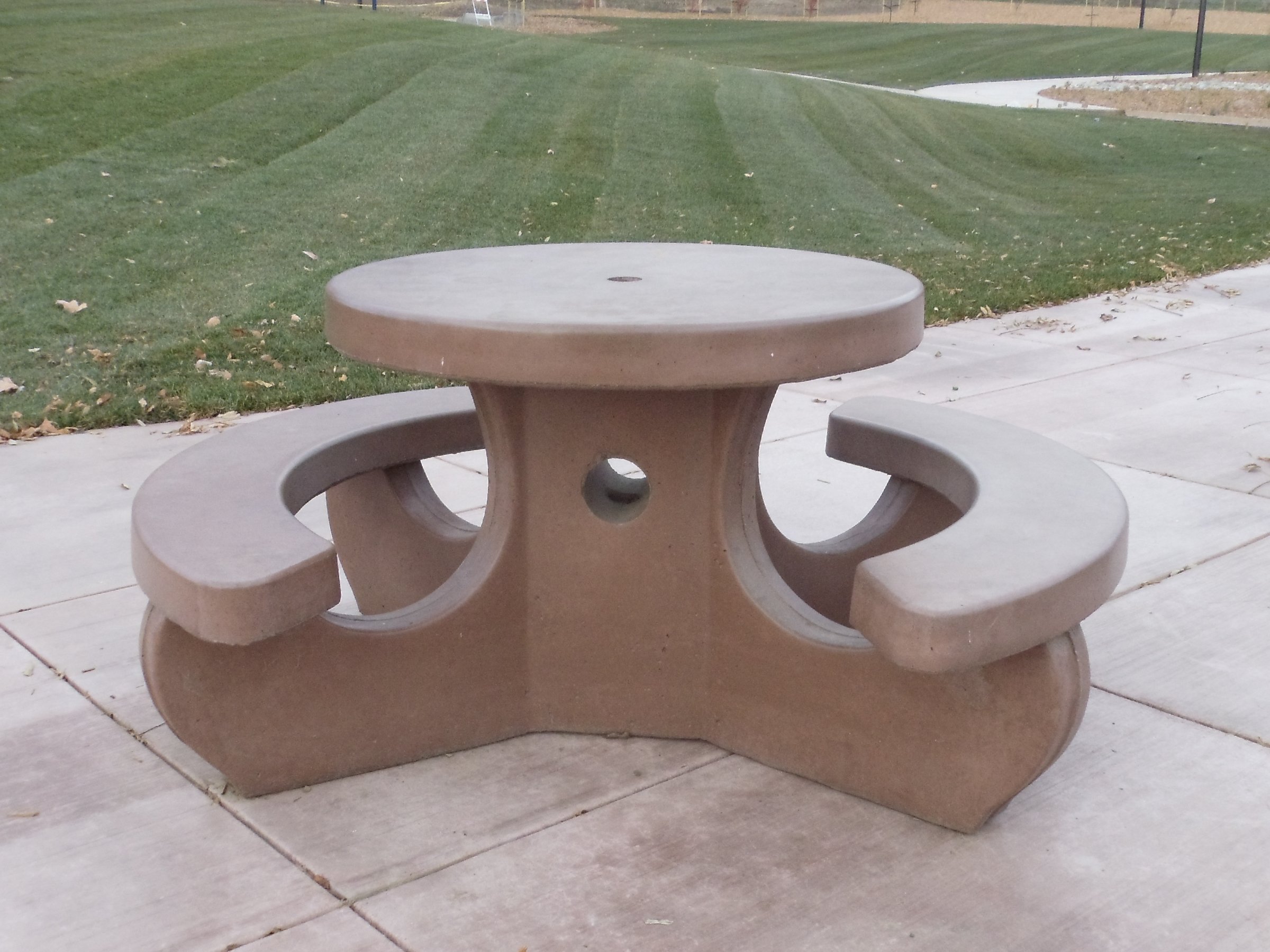 #106S - Round and Hex Picnic Tables