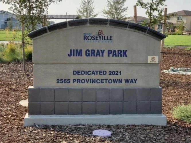 #732 - Sign with Base, Caps