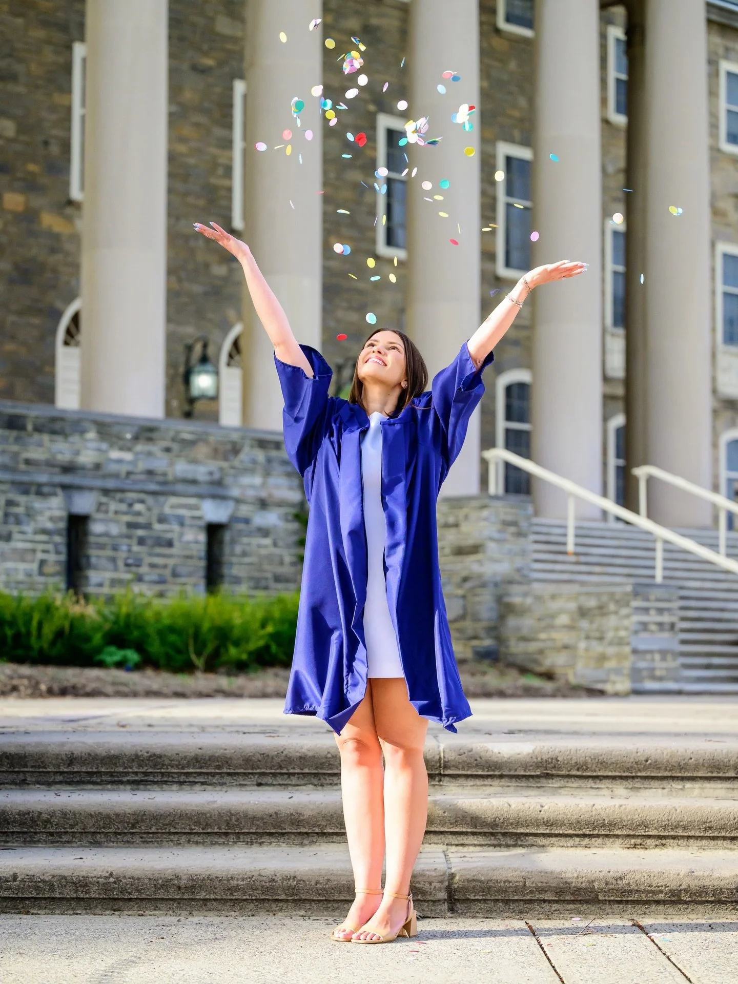 Grad season is here and it&rsquo;s one of my favorite times of year! 🎓 

I&rsquo;m so excited to meet and celebrate so many incredible grads in the weeks ahead, and Nicole&rsquo;s session was the perfect start. Everything came together for the most 
