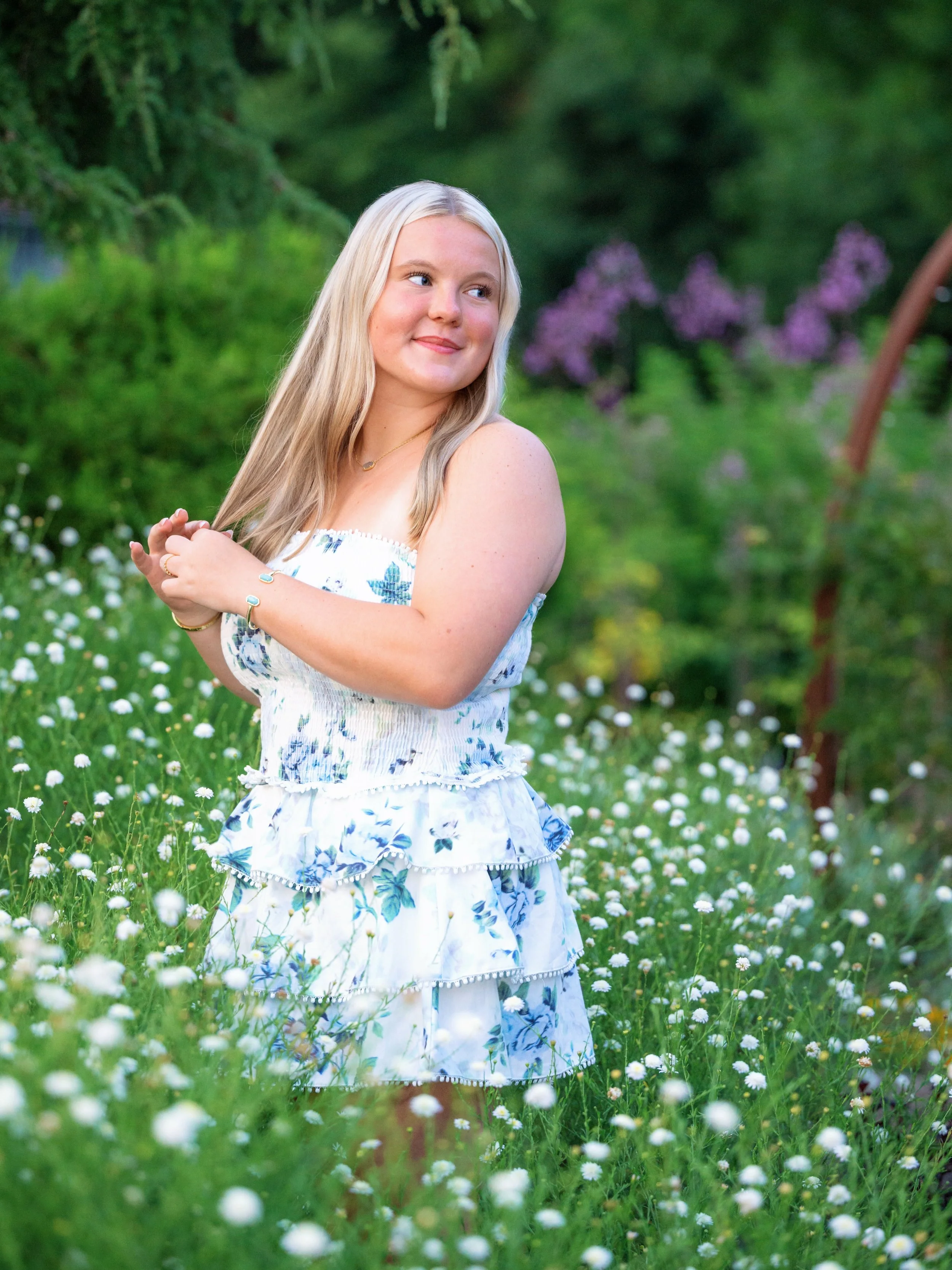 Beginning of the End... but make it cute! 🤍

And that&rsquo;s exactly what Ava did last night! Her senior session marked the beginning of the end of this chapter, and what a beautiful way to celebrate it. She brought the sweetest energy, and spendin