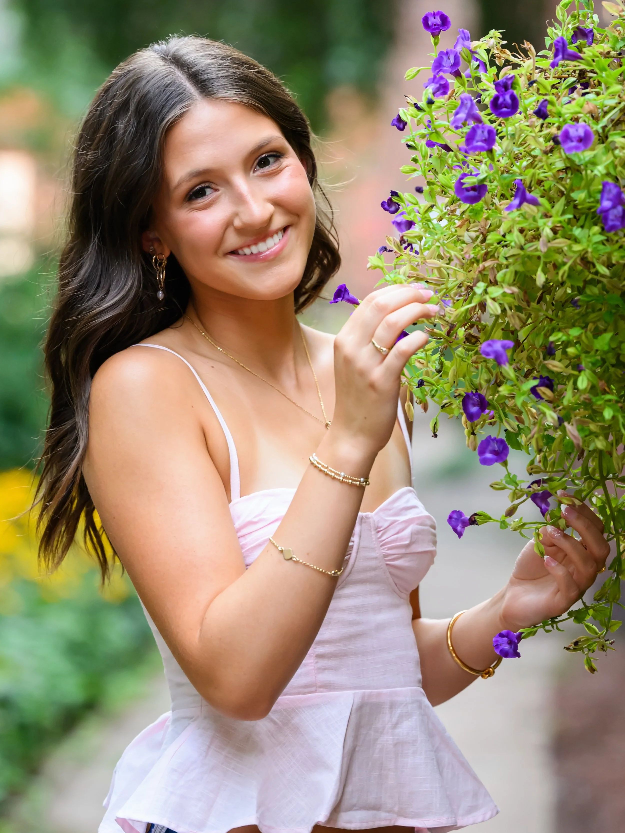 Talk about a dreamy senior session! ✨
We started in the courtyard of the Pajama Factory with its beautiful garden, then headed out to a more natural setting filled with tall grasses, old trees, gorgeous light, and plenty of room to play. From wanderi