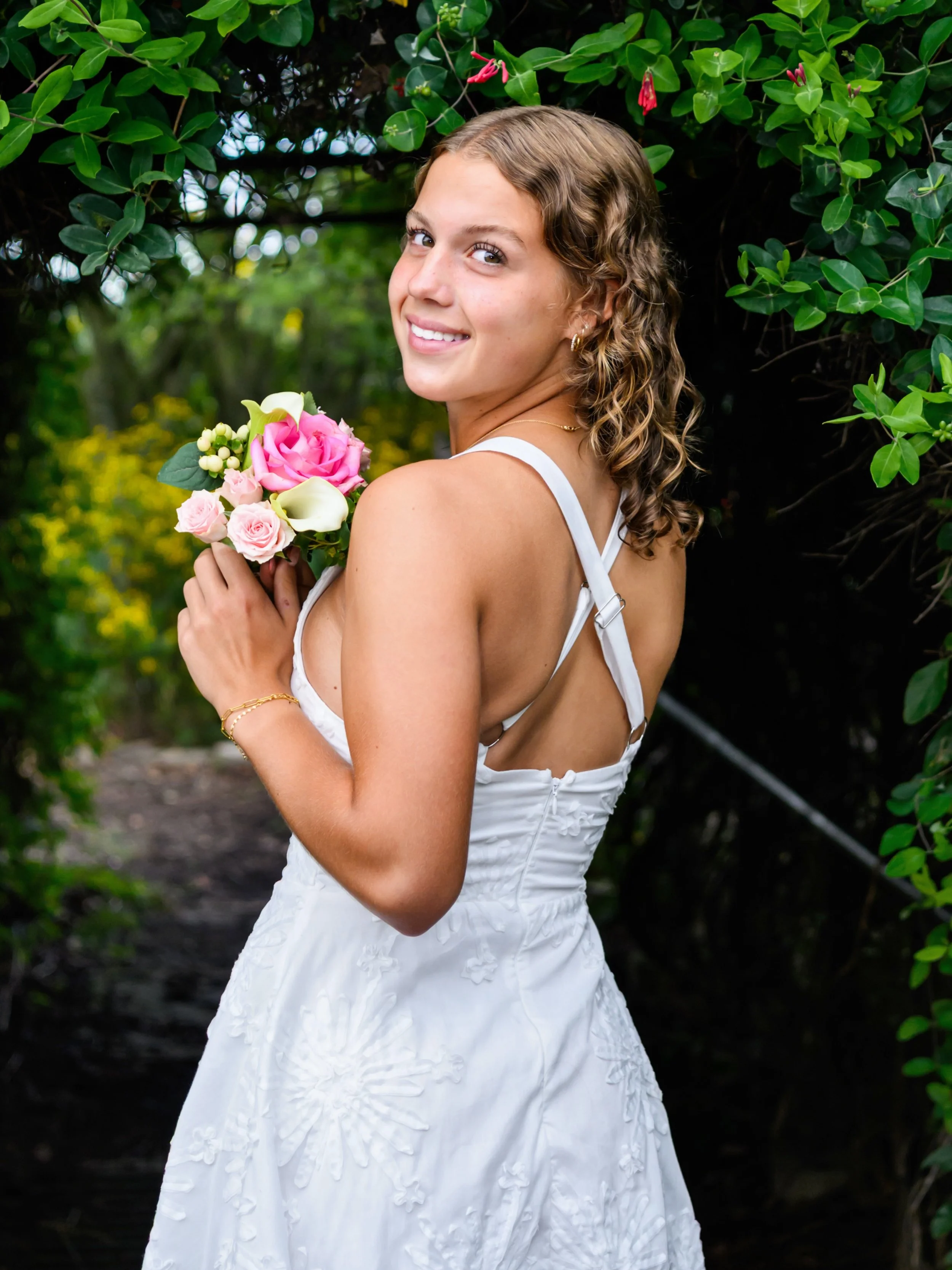 Simply stunning 🤍
Two years ago, I had the pleasure of photographing Kylie&rsquo;s older sister, so getting to welcome another one of the girls in front of my camera made this session extra special. And Kylie, you were so wonderful to hang out with 