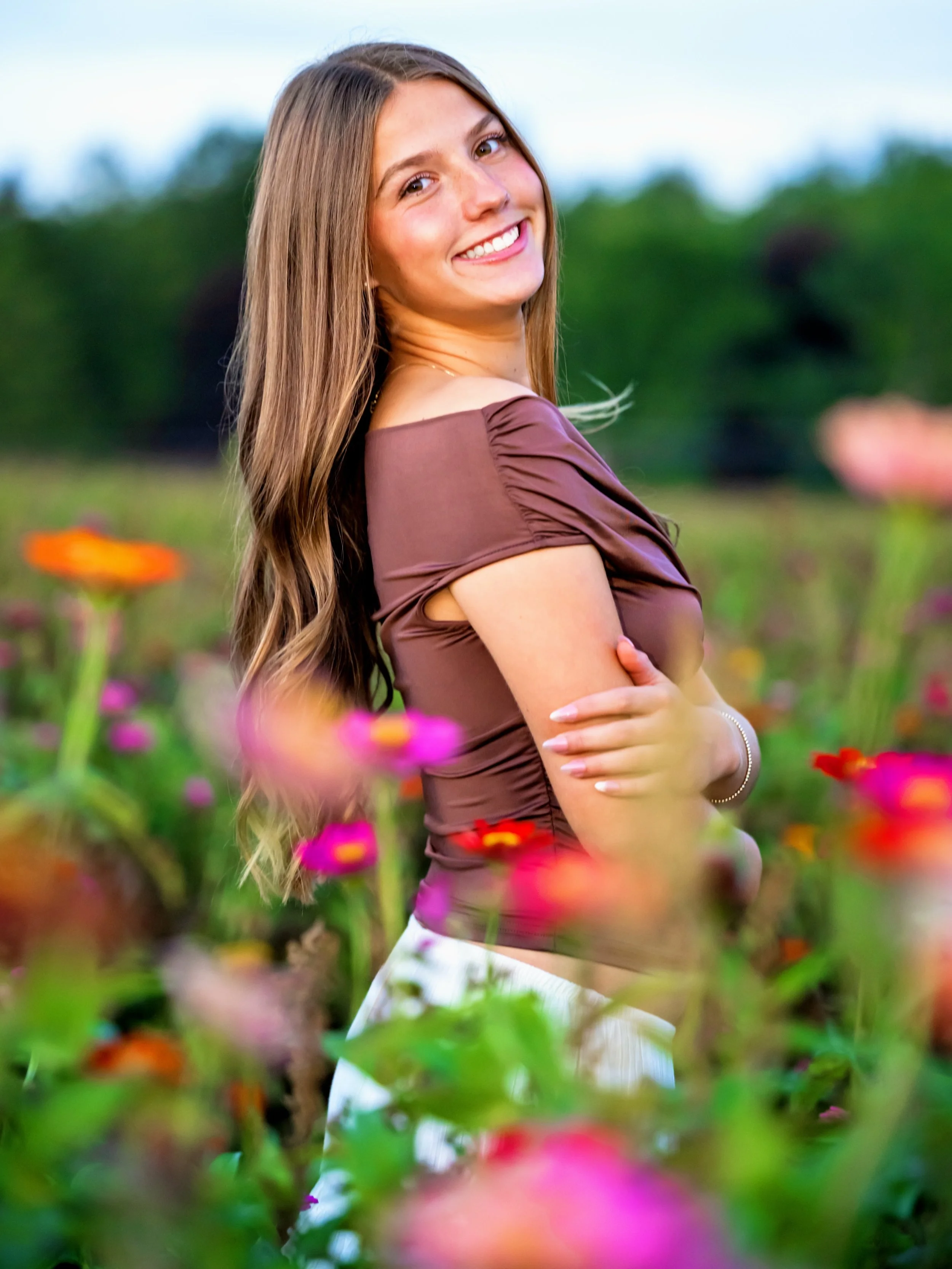 Nature put up a little fight last night&hellip; but Mackenzie won. 😂

Between the mosquitoes and other little surprises Mother Nature threw our way, she just kept shining. ✨ We started at the Pajama Factory and ended the night surrounded by flowers,