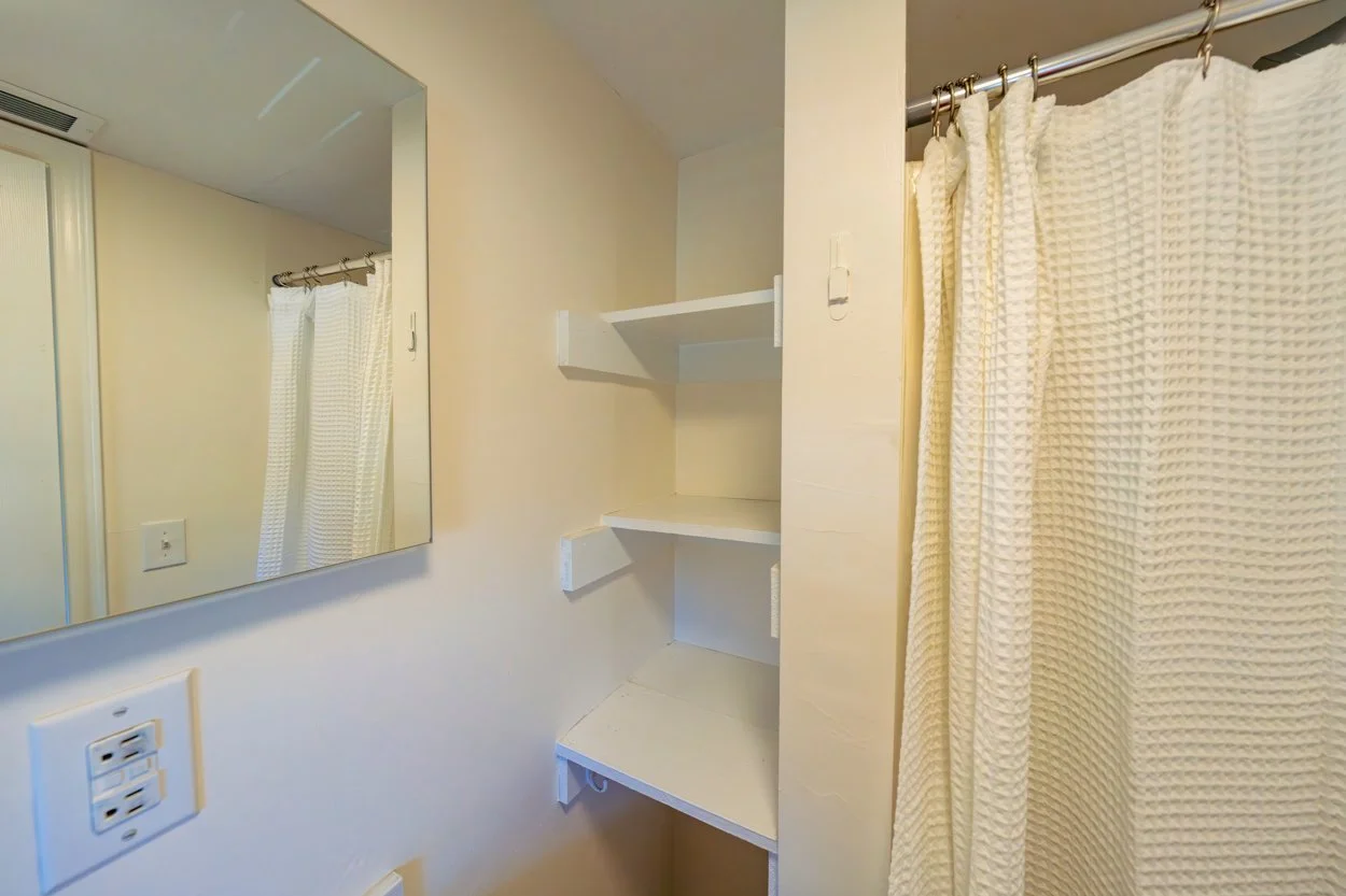 54 Allured Living DSC00477.jpg