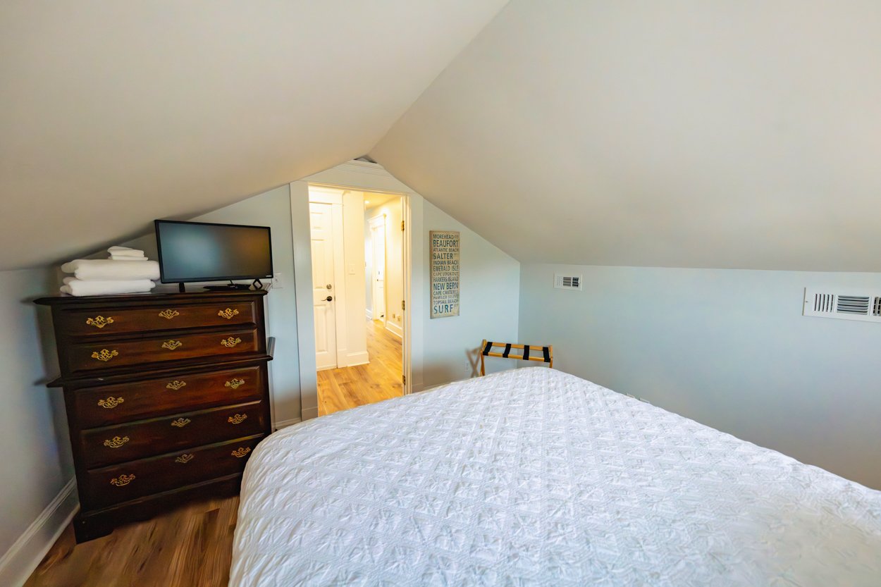 36 Allured Living 2nd Bedroom.jpg