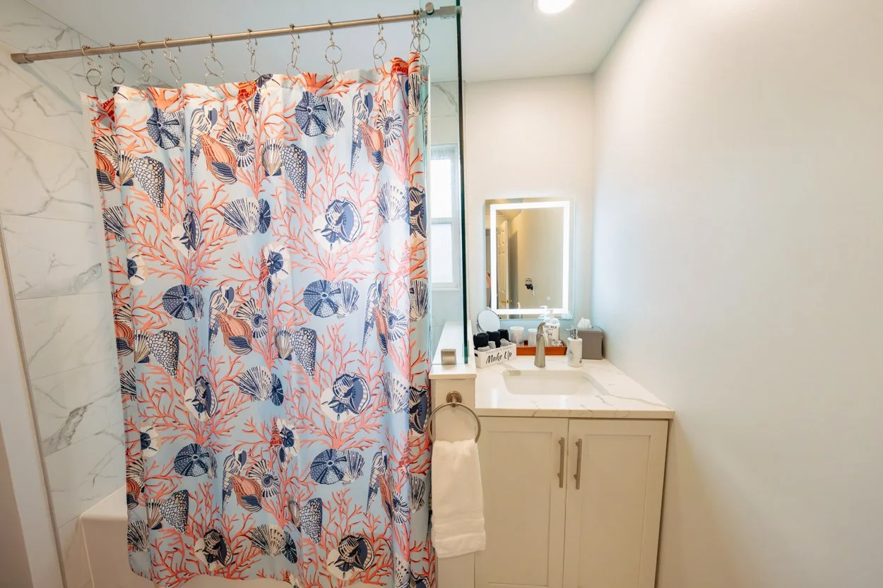 63 Allured Living 2nd Full Bath.jpg