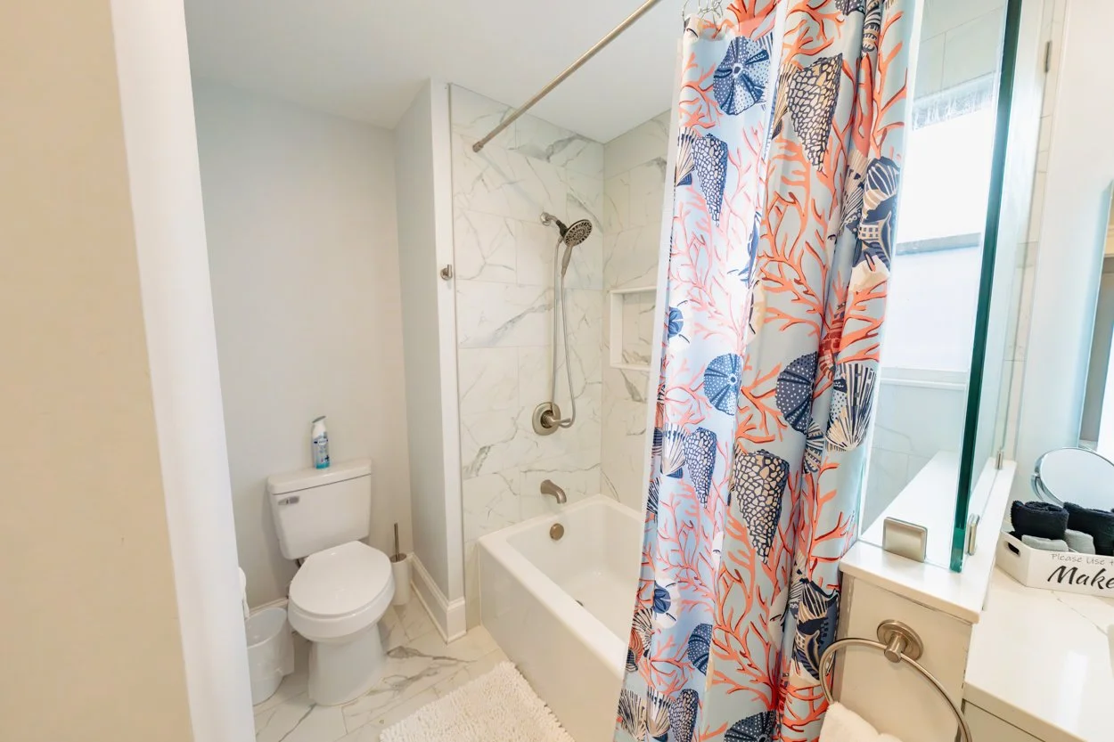 60 Allured Living 2nd Full Bath.jpg