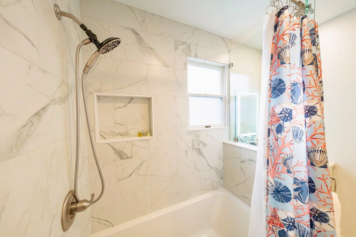 59 Allured Living 2nd Full Bath.jpg