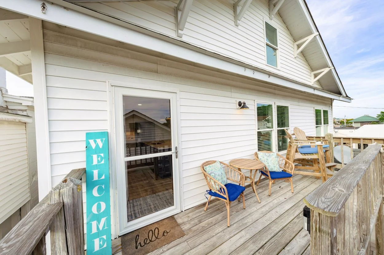 66 Allured Living Deck.jpg