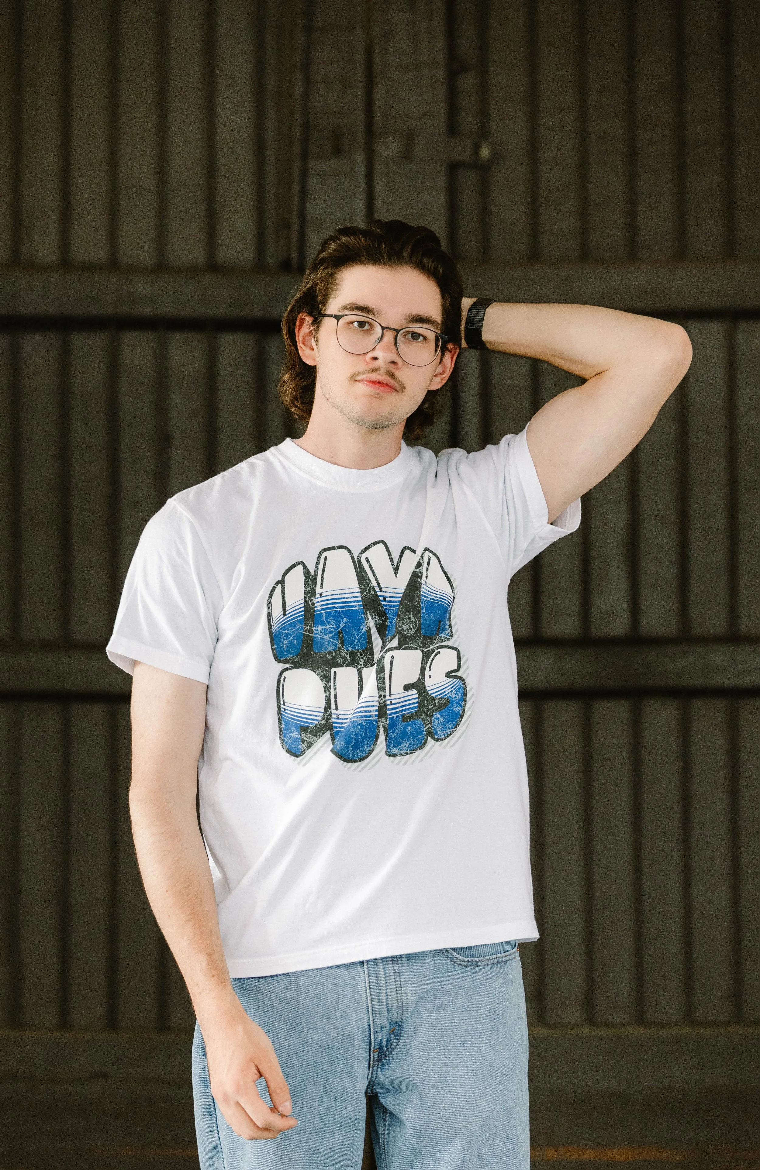 vaya-pues-christian-t-shirt-lifestyle-white.jpg.jpg