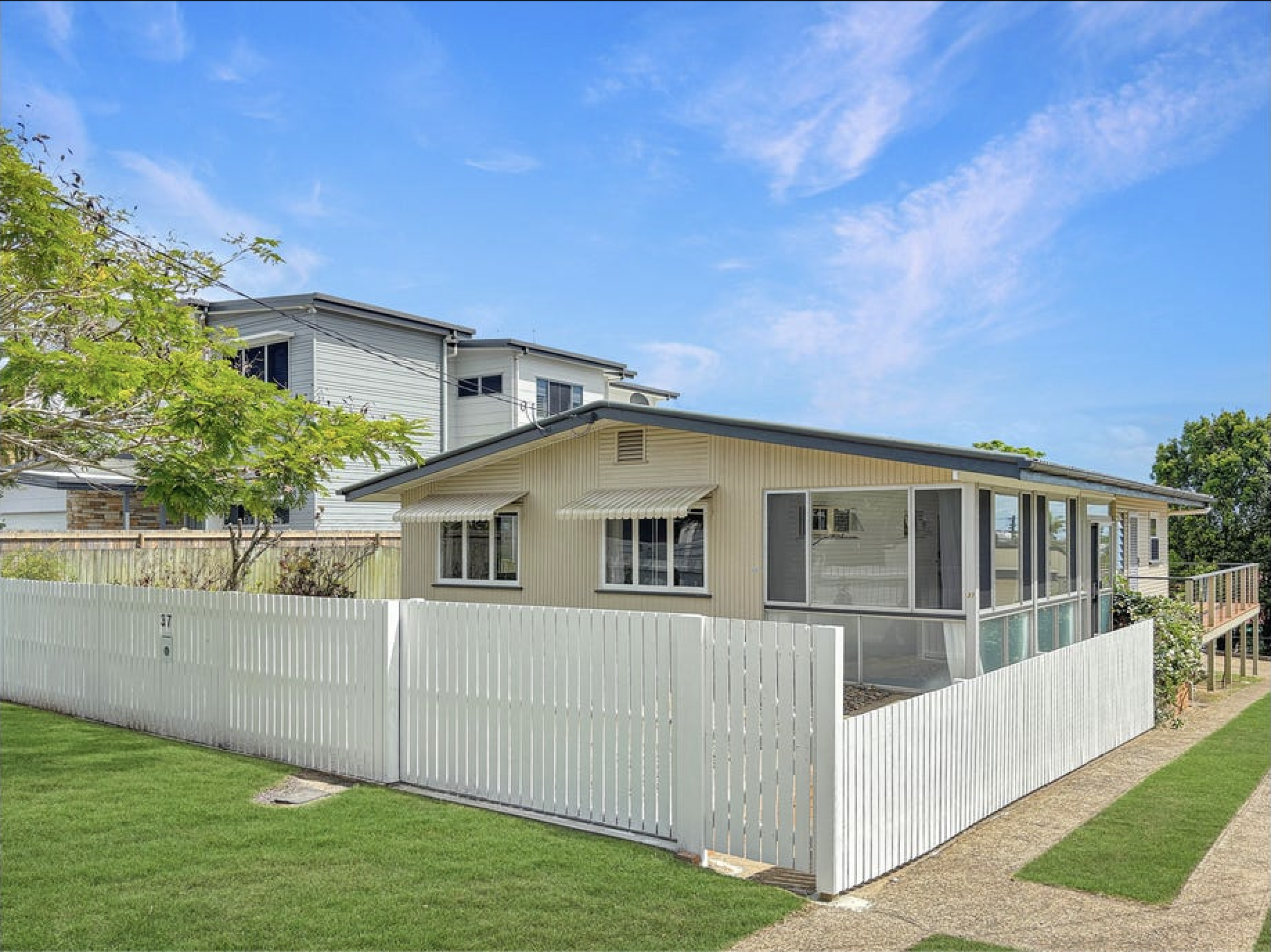 Oranssi project: wraparound deck