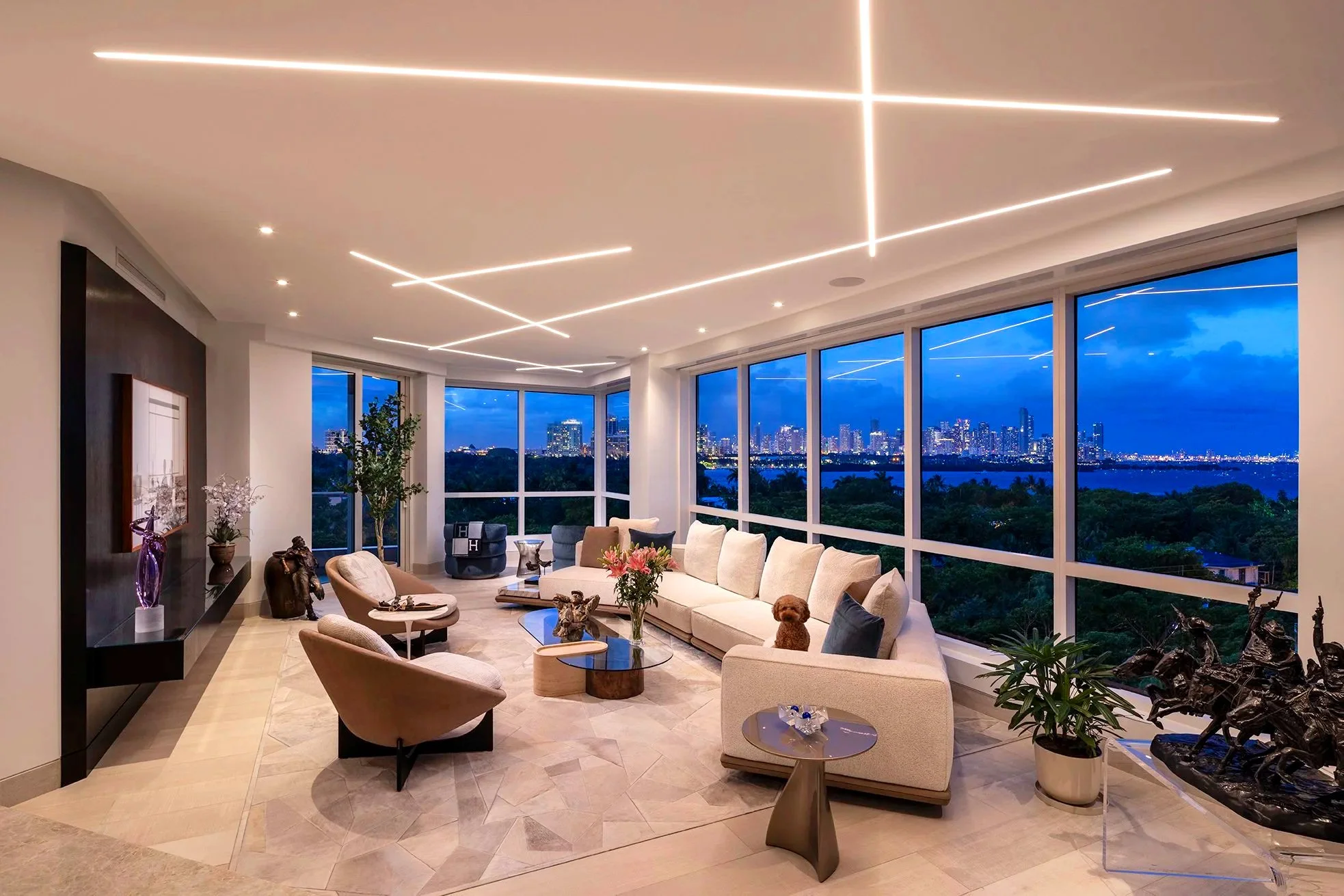 FADE+Kim+Raymond+Interiors-Aibel+Residence-Living_03-Dog+copy.jpg