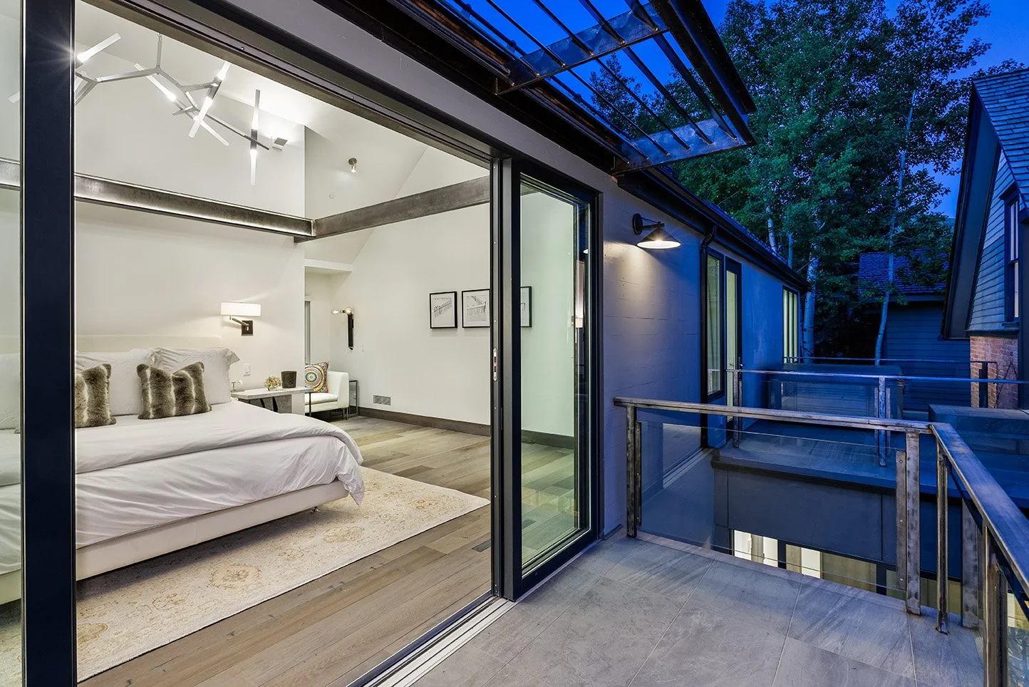  Detail - 110 Bleeker 