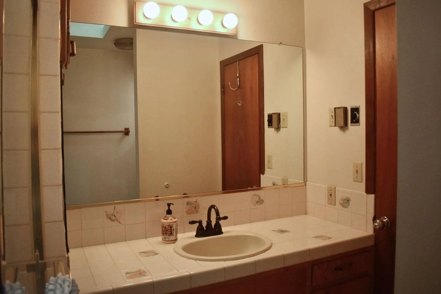 21-oregon-brookings-chetco-retreat-bathroom-sink.jpg