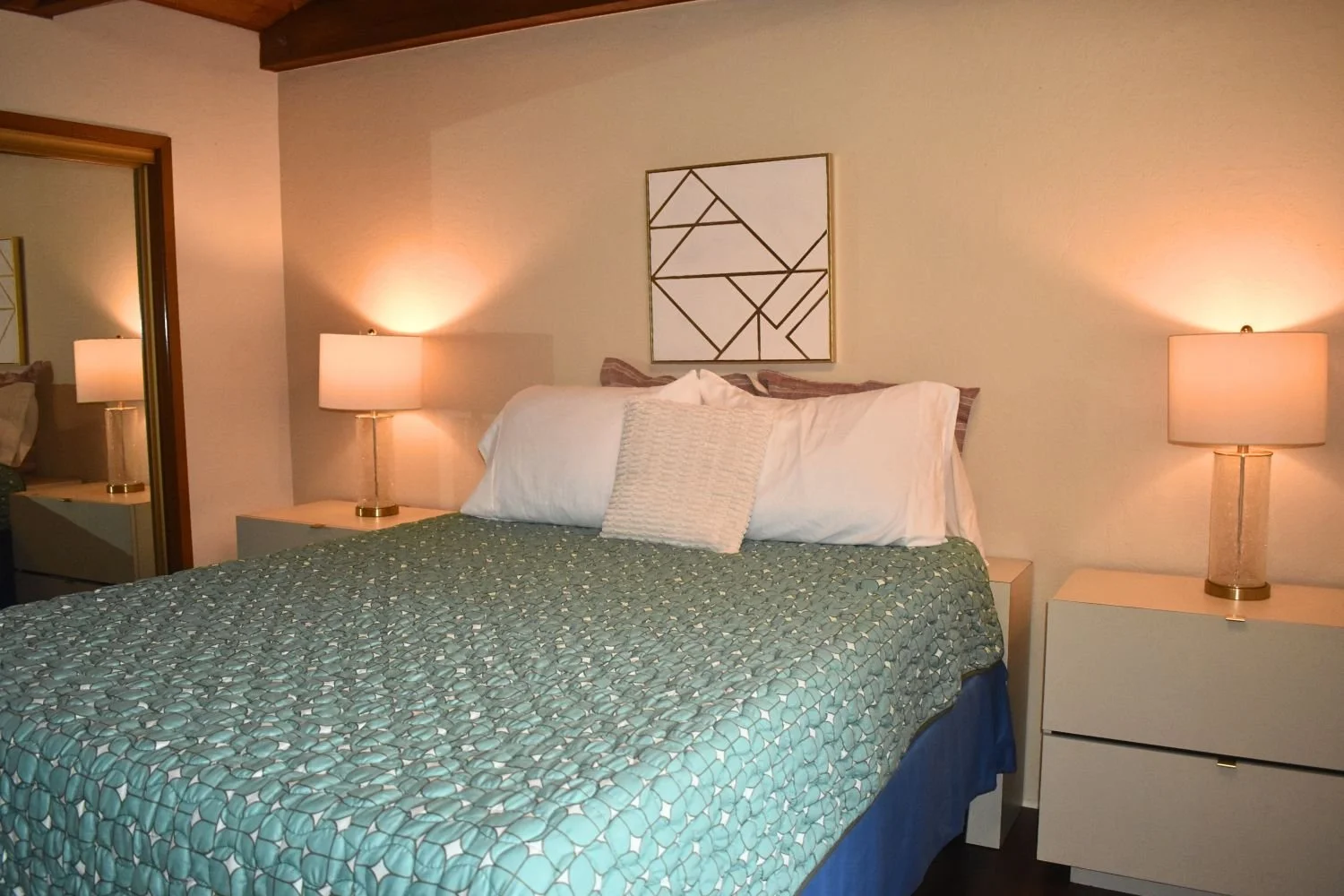 13-oregon-brookings-chetco-retreat-bedroom.jpg