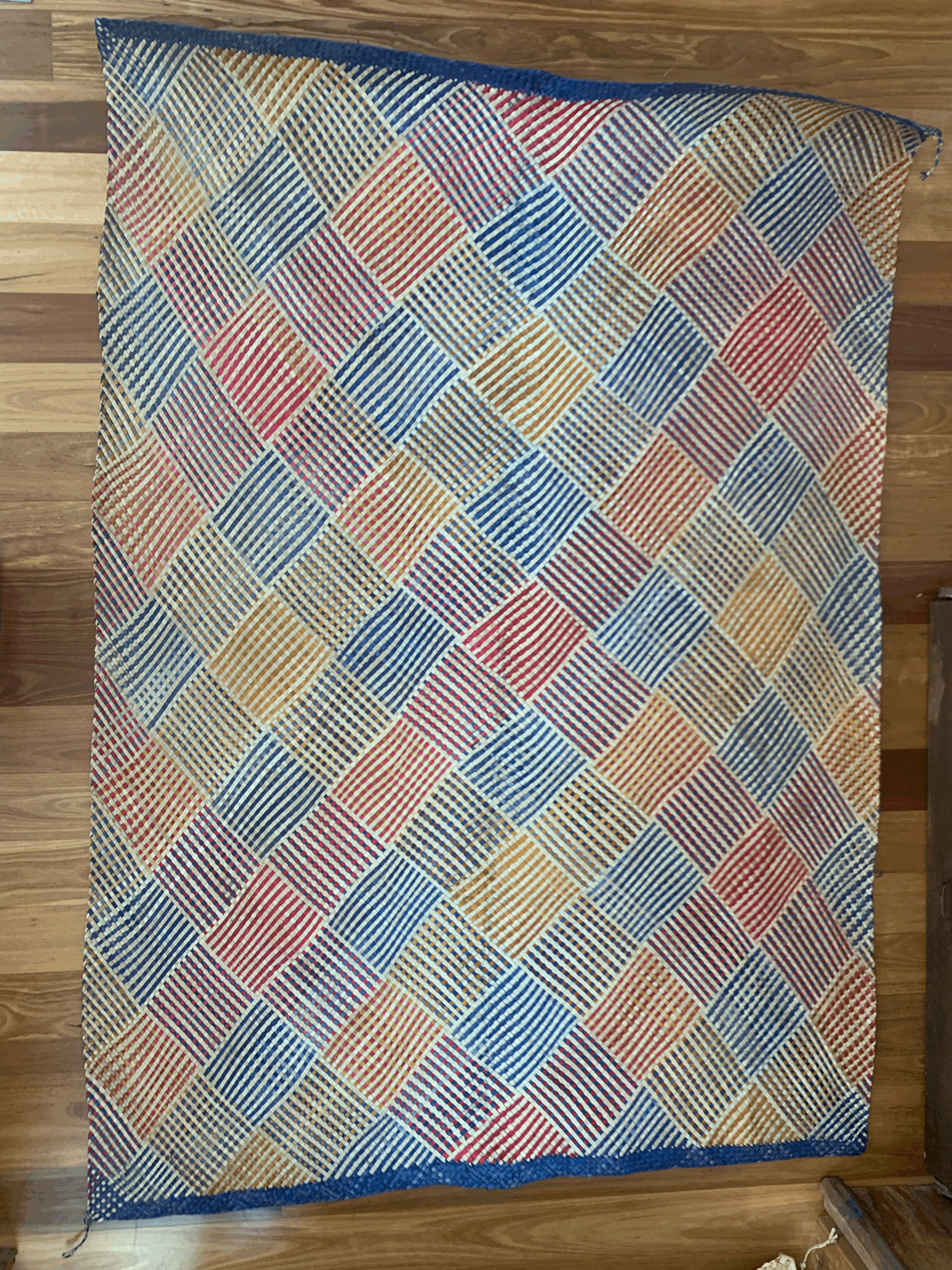 Large Pandanas Mat - tight weave geometric blue red