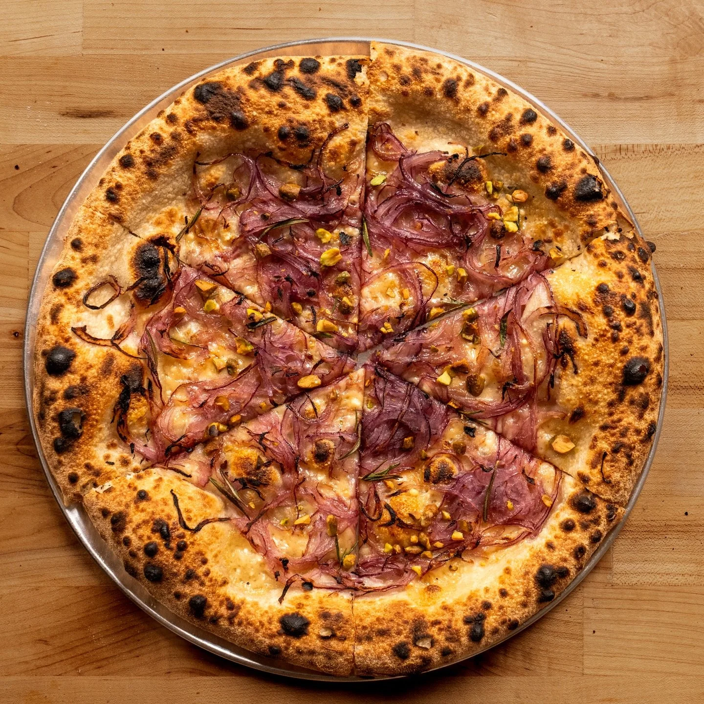 Rosa Pie (@pizzeriabianco) 💥

00% Reinforced Flour (@centralmilling)| 63% Hydration (CA tap water 😏) | 10% Starter | 3% Salt (@diamondcrystalsalt) | 3% Olive Oil (@getgraza) 

- Hella Parmigianno Reggiano 
- Hella thin red onions (Soaked in Garlic 