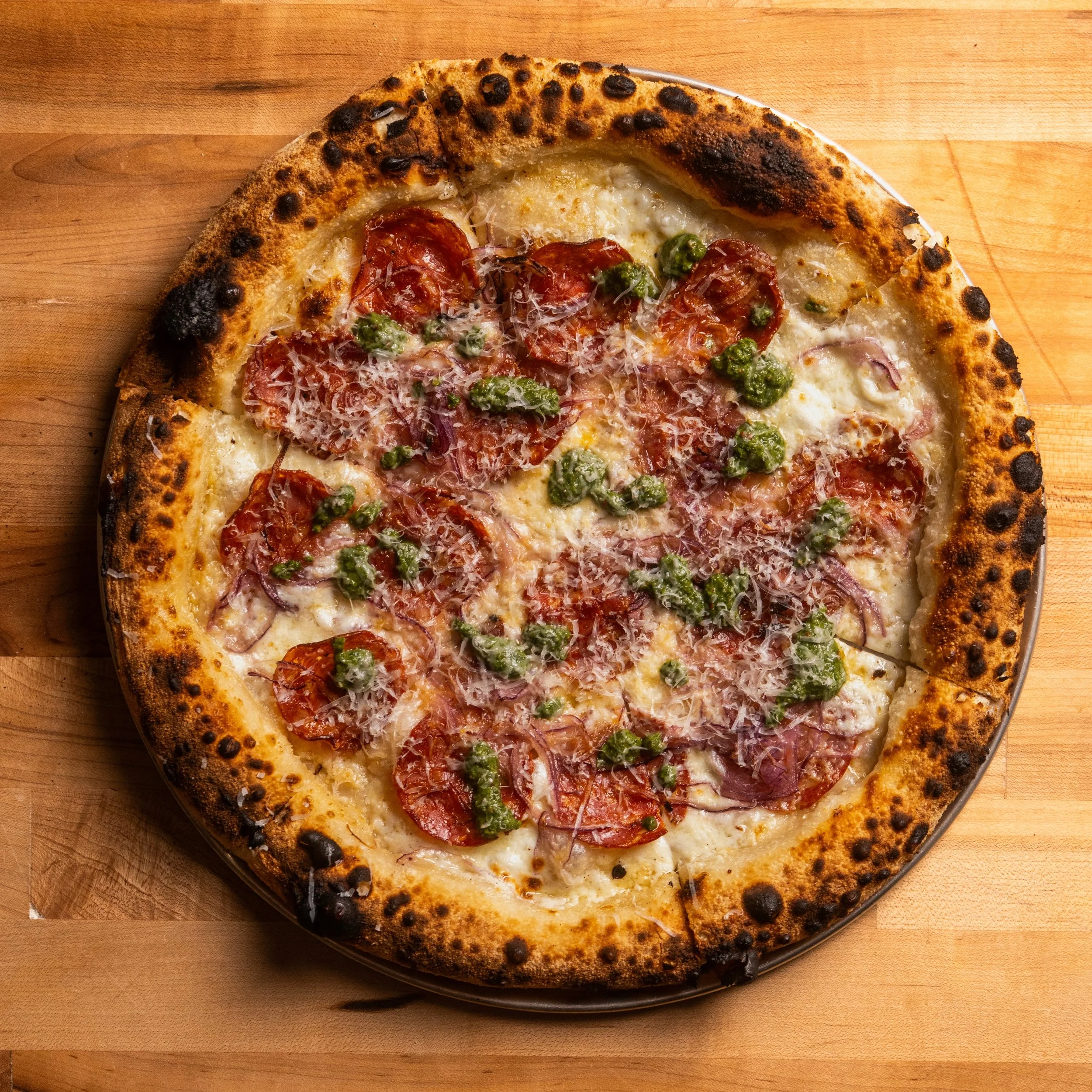 100% Type 00 Reinforced Flour (@centralmilling) | 63% Hydration (CA tap water 😏) | 15% Starter | 3% Salt (@diamondcrystalsalt) | 3% Olive Oil (@corto_olive )
4 hr rt bulk | 48 hr cold bulk | 4 hr final proof

* Garlic Cr&egrave;me Fra&icirc;che
* Mo