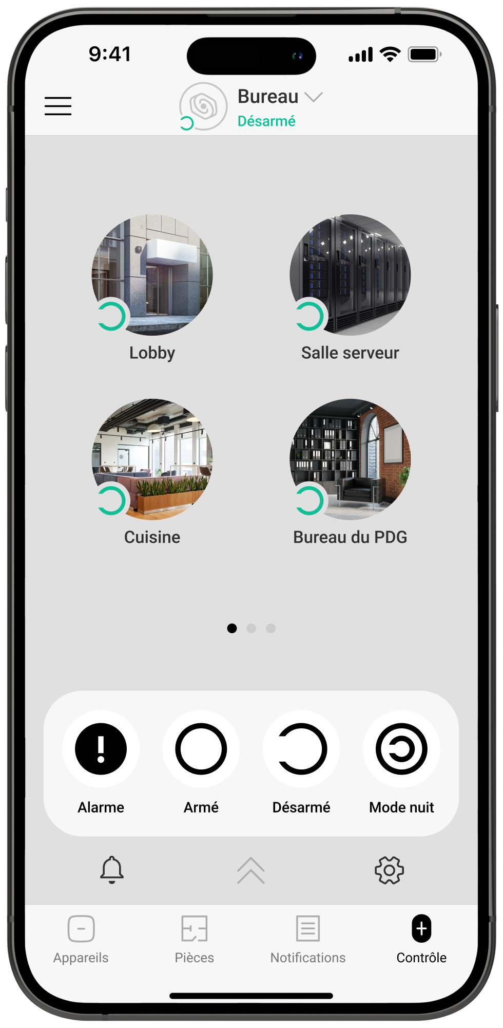 Interface de contrôle d'une systeme de sécurité domestique avec des options pour différentes pièces, notamment le hall d'entrée, la salle serveur, la cuisine et le bureau du PDG.