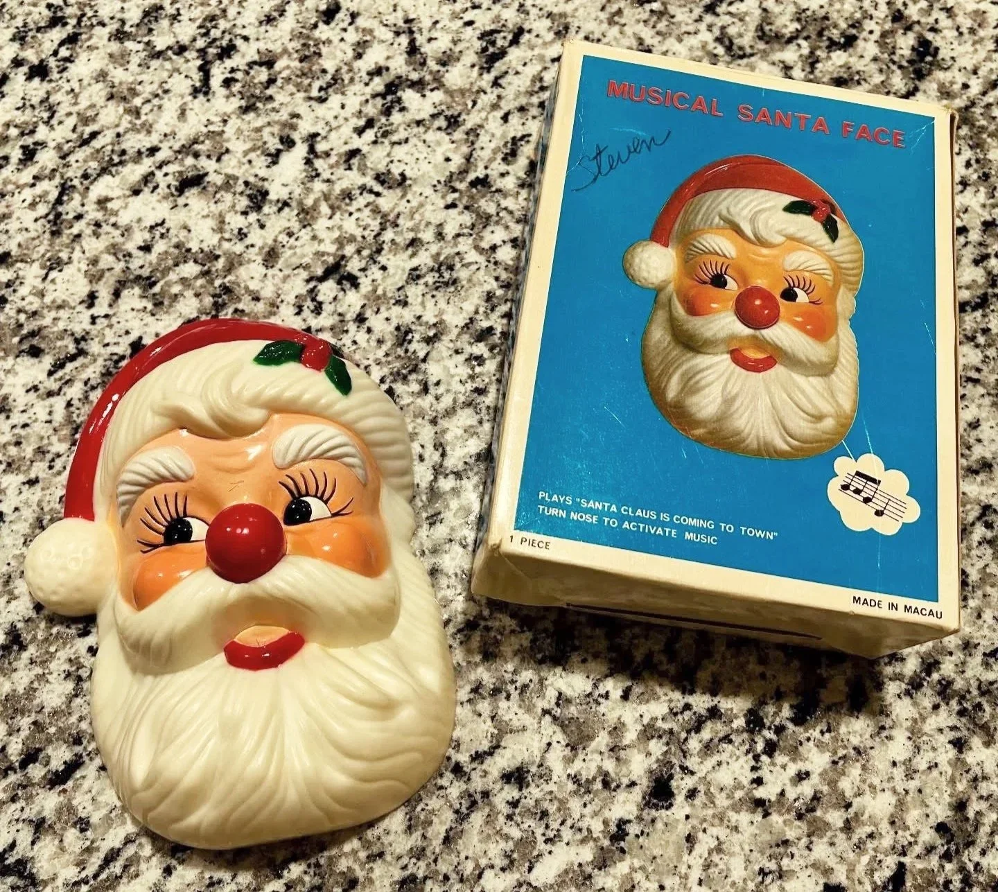 The Santa That Lived at Mommom's House