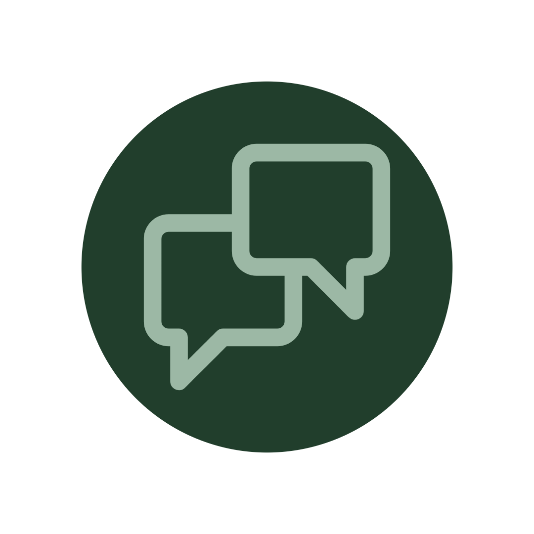 Icon with two overlapping speech bubbles inside a dark green circle.