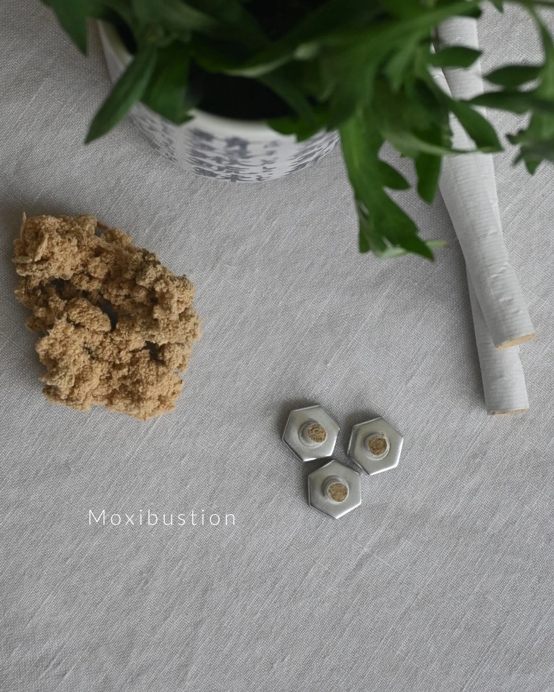 Moxa 🌿 

One of my favourite treatments to introduce into a session, a traditional therapy with effects that can be felt and measured within the body.

#chinesemedicine #moxibustion #moxa #traditionalmedicine