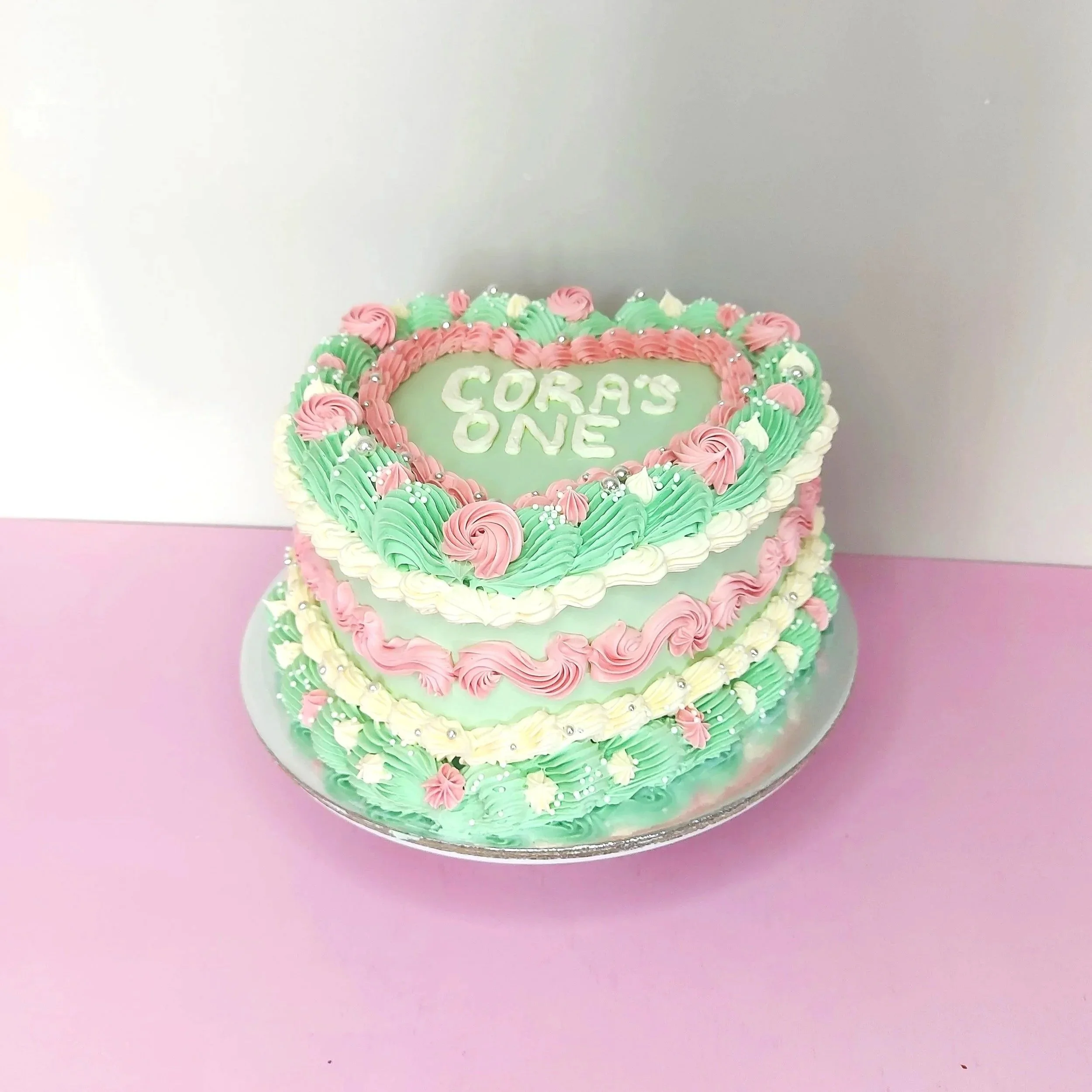 Sweet & Swirly Vintage Cake