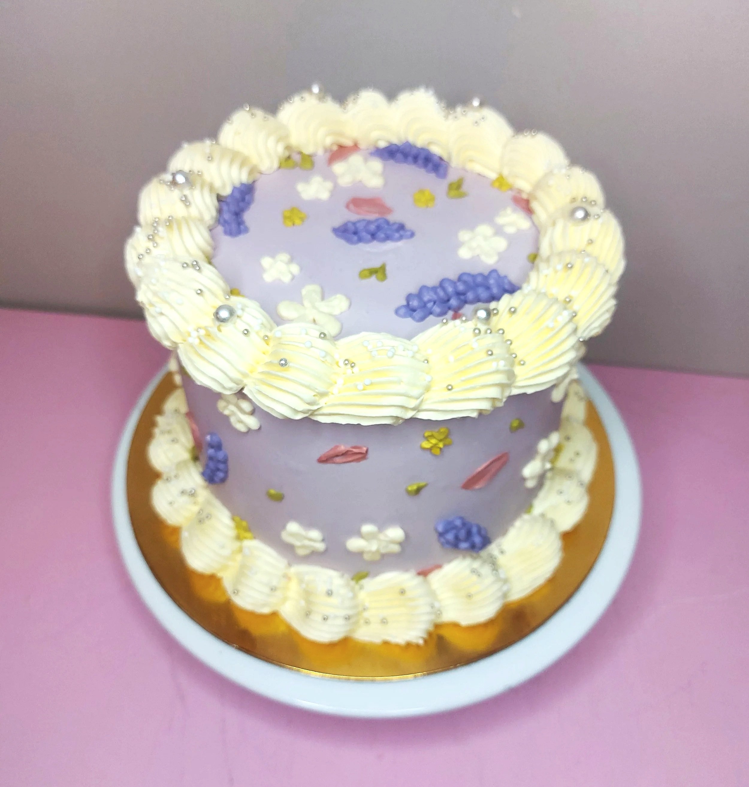 Vintage Wildflower Piped Cake