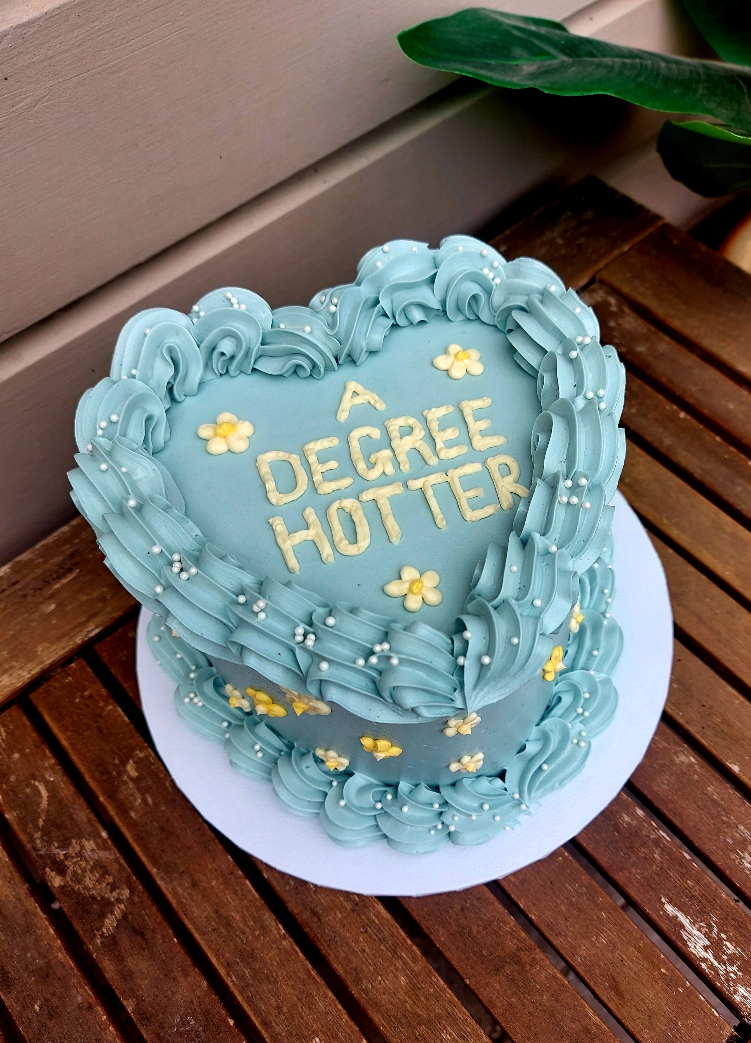 Mini Daisy Vintage Cake