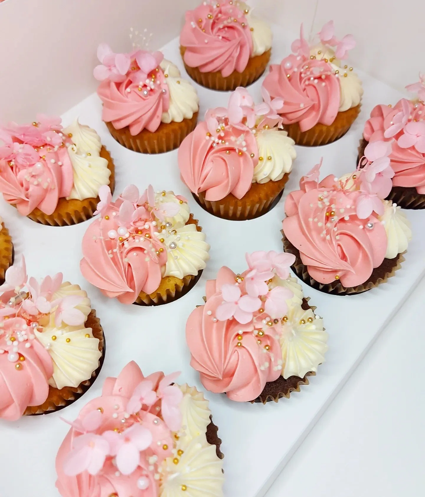 Fancy Floral Cupcakes
