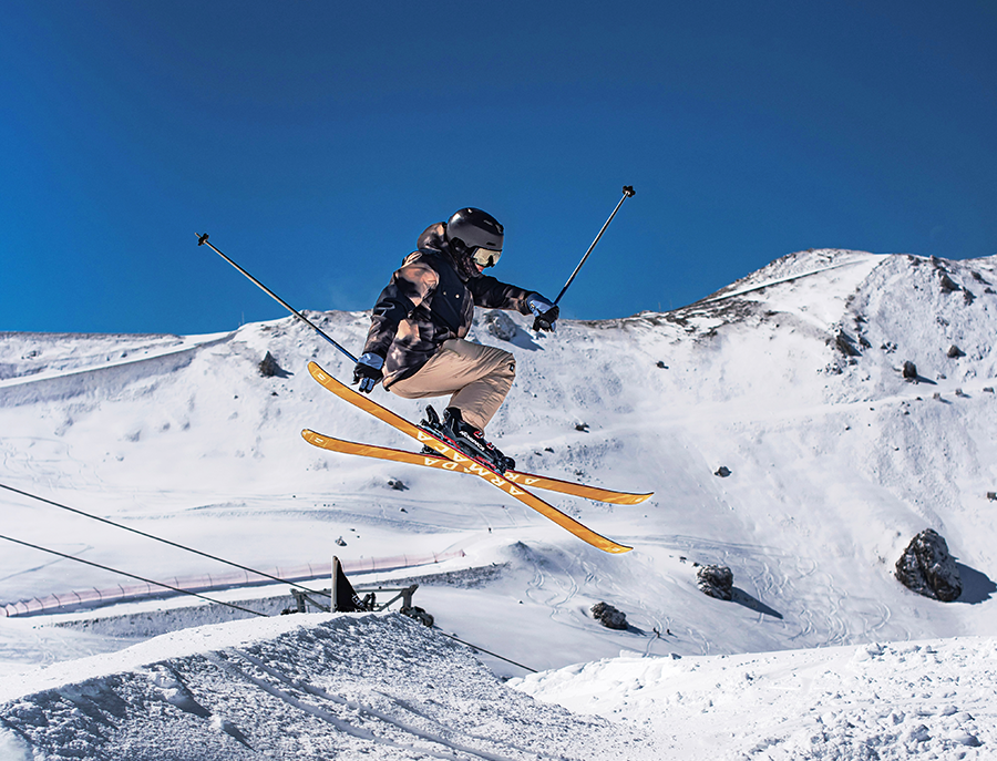 Skiing at Mount Hutt ski area in Canterbury, New Zealand