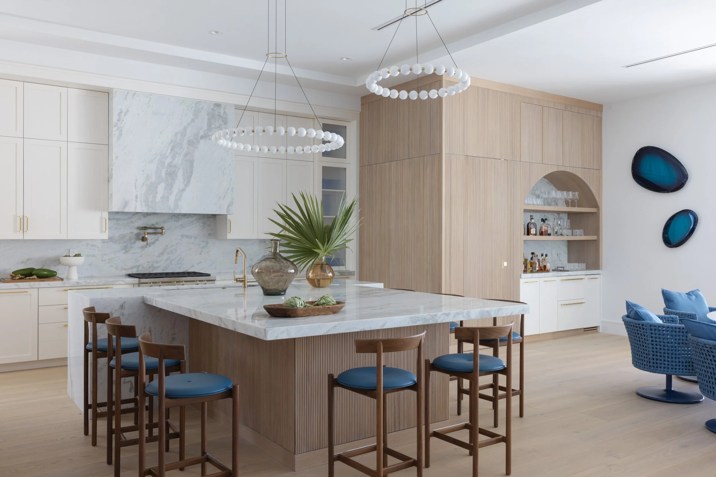 MODERN COASTAL RESIDENCE