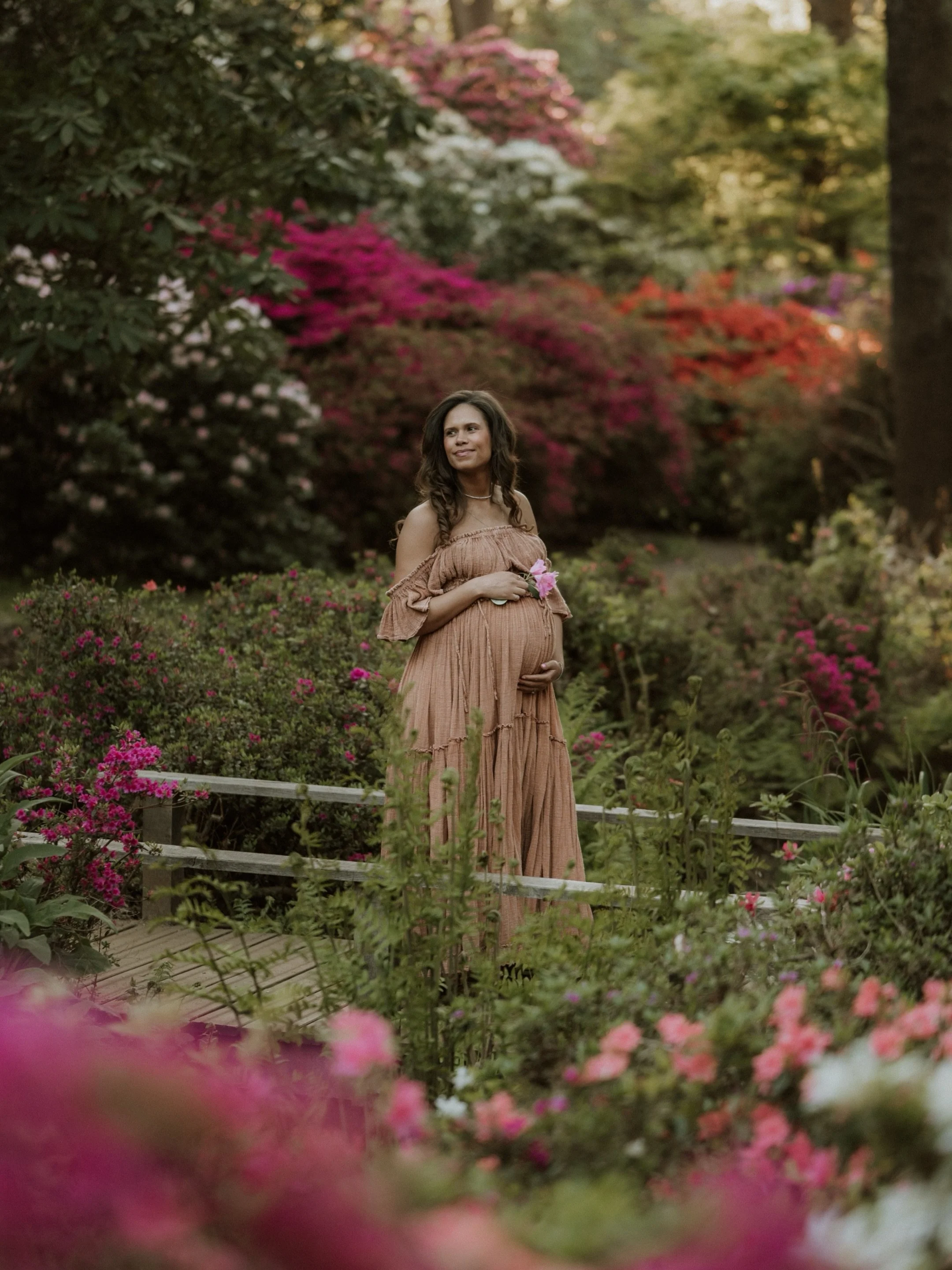That time of year is finally here. 🌺 Even though I&rsquo;ve lost count of how many sessions I&rsquo;ve shot at Isabella Plantation, it never fails to take my breath away. It truly feels like stepping directly into a painting. 🎨

When Jana reached o