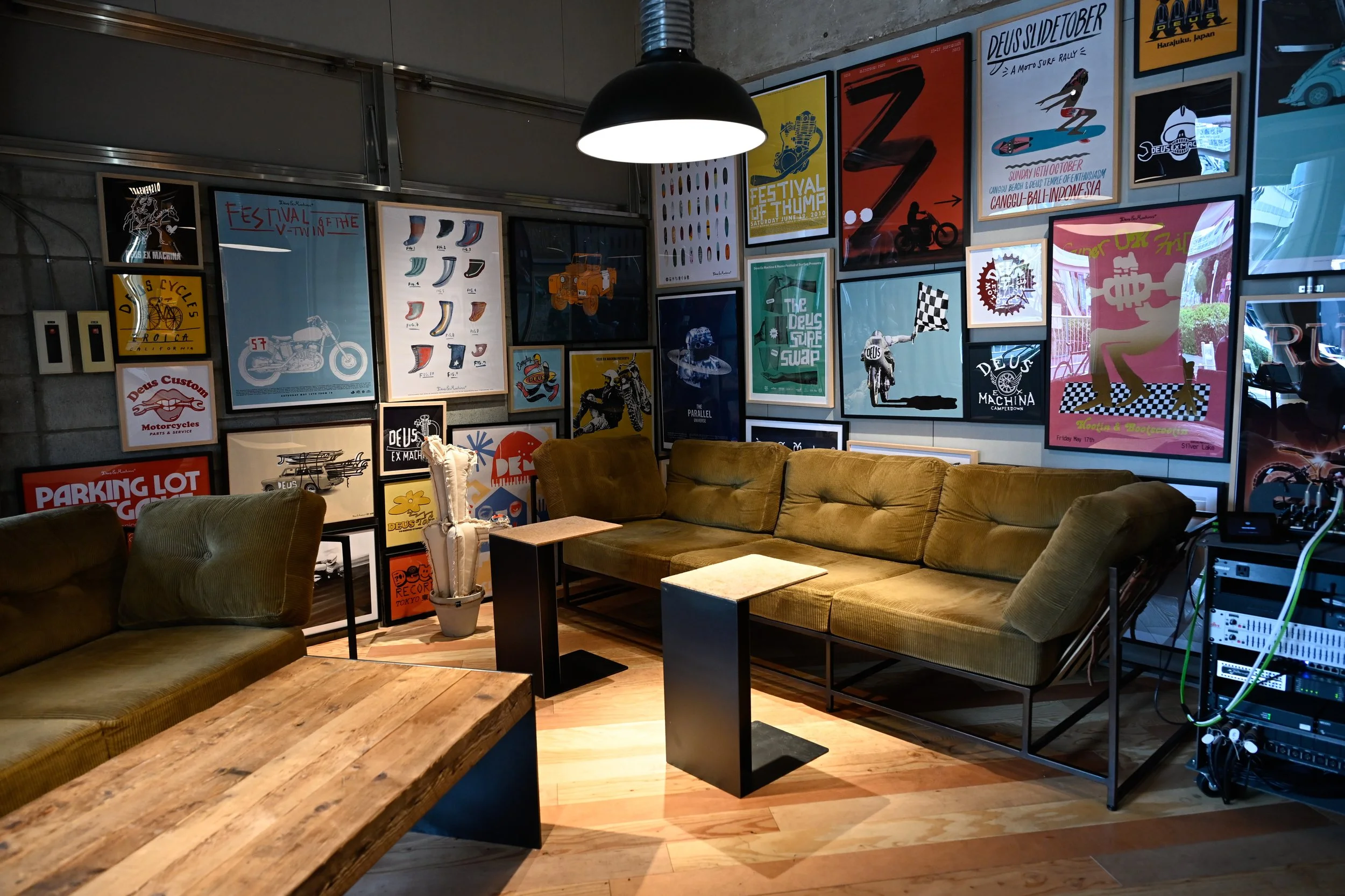 The Azoor Coffee Table