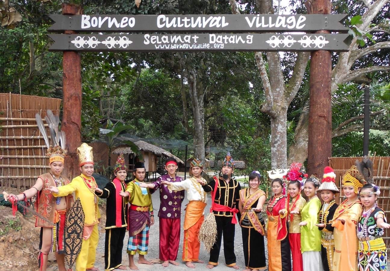 MARI MARI CULTURAL VILLAGE.

Experience Sabah's traditional cultures and customs.  CULTURE - HALF DAY - FROM KK.