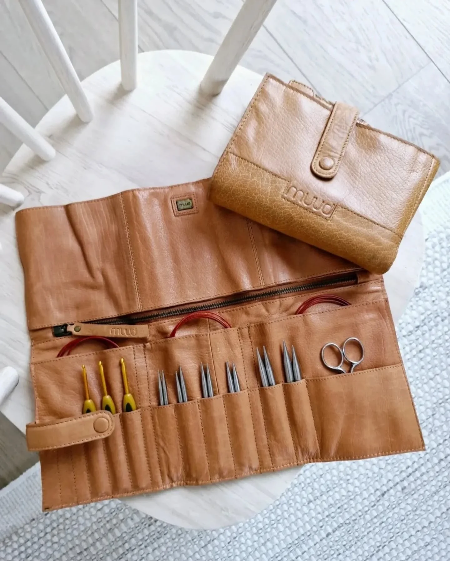 ARVONTA! ✨️ GIVEAWAY! 

Yli 40 000 kertaa kiitos teille! 😍 Valtavaa kiitollisuutta koen siit&auml; miten moni on l&ouml;yt&auml;nyt tiens&auml; Somaknits-neuletilille ja tullut neulematkalle kanssani. Toivon, ett&auml; voin jakaa neulomisen iloa ja 