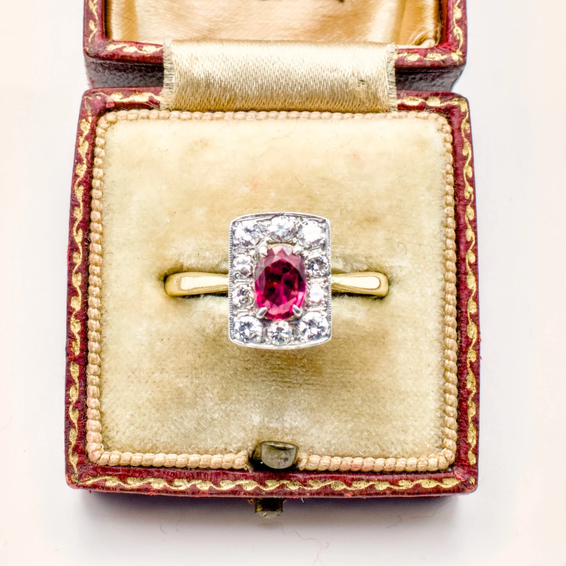 For the ruby lovers.

Check out our full curated collection of beautiful Antique, Vintage and pre-loved Fine Jewellery rings at JeanAlexandra.com. Link in bio.