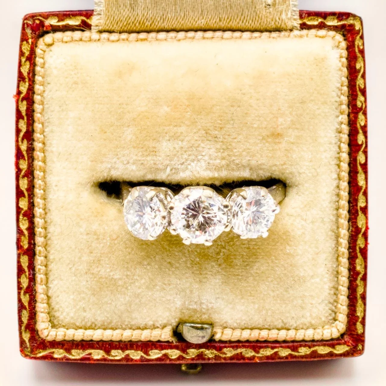 Vintage 1.4ct Diamond Trilogy ring in 18ct white gold